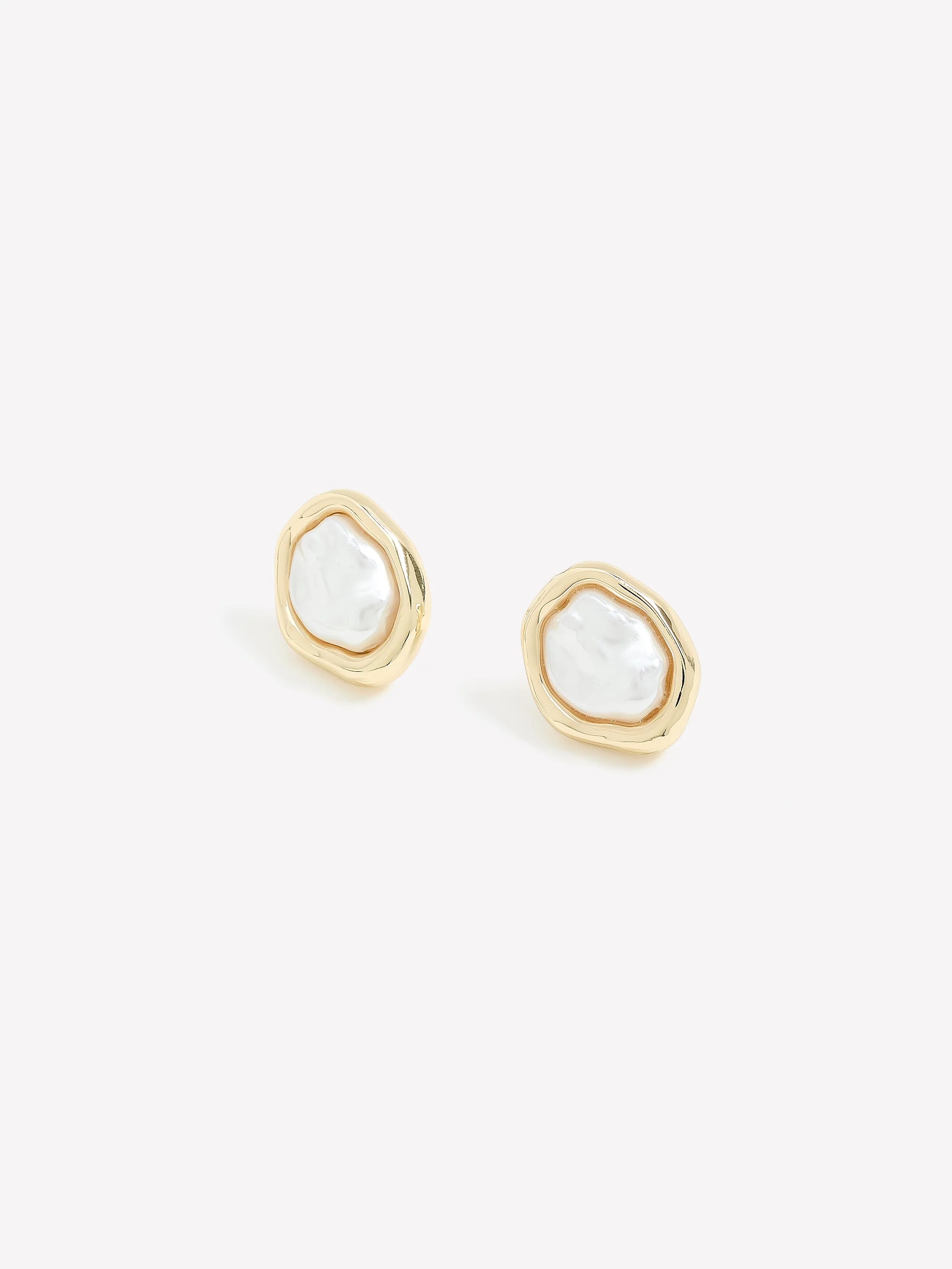 Baroque Pearl Earrings - Image 3