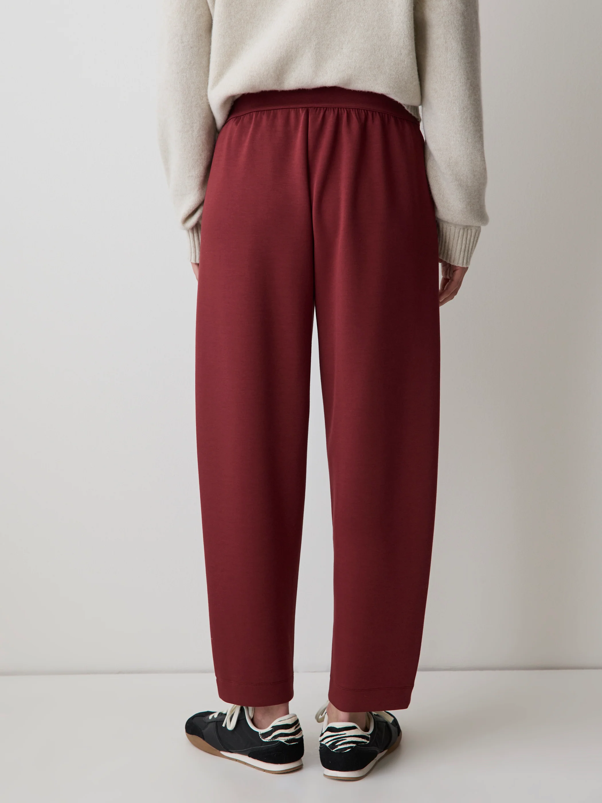 Barrel-Leg Lounge Pant - Image 9