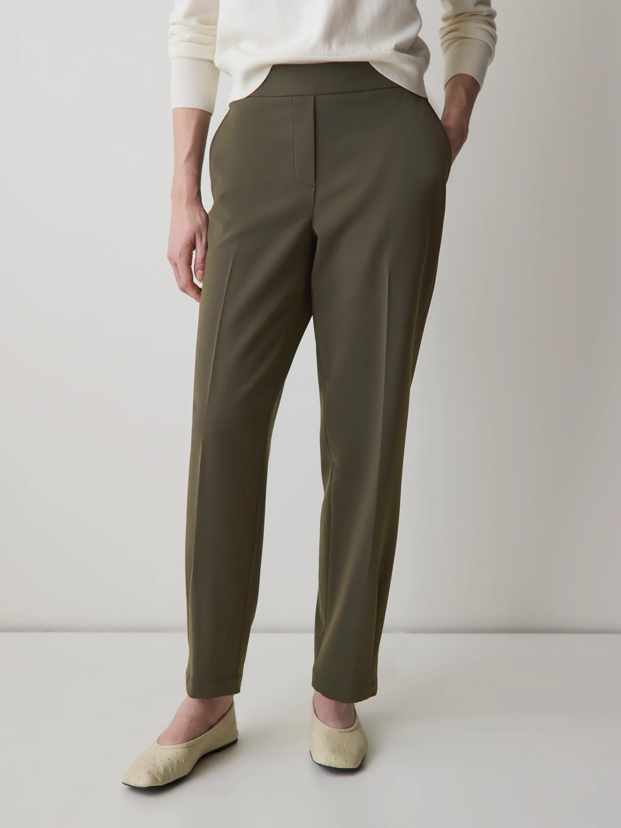 Mid-Rise Tapered-Leg Flowy Jogger Pant - Image 13