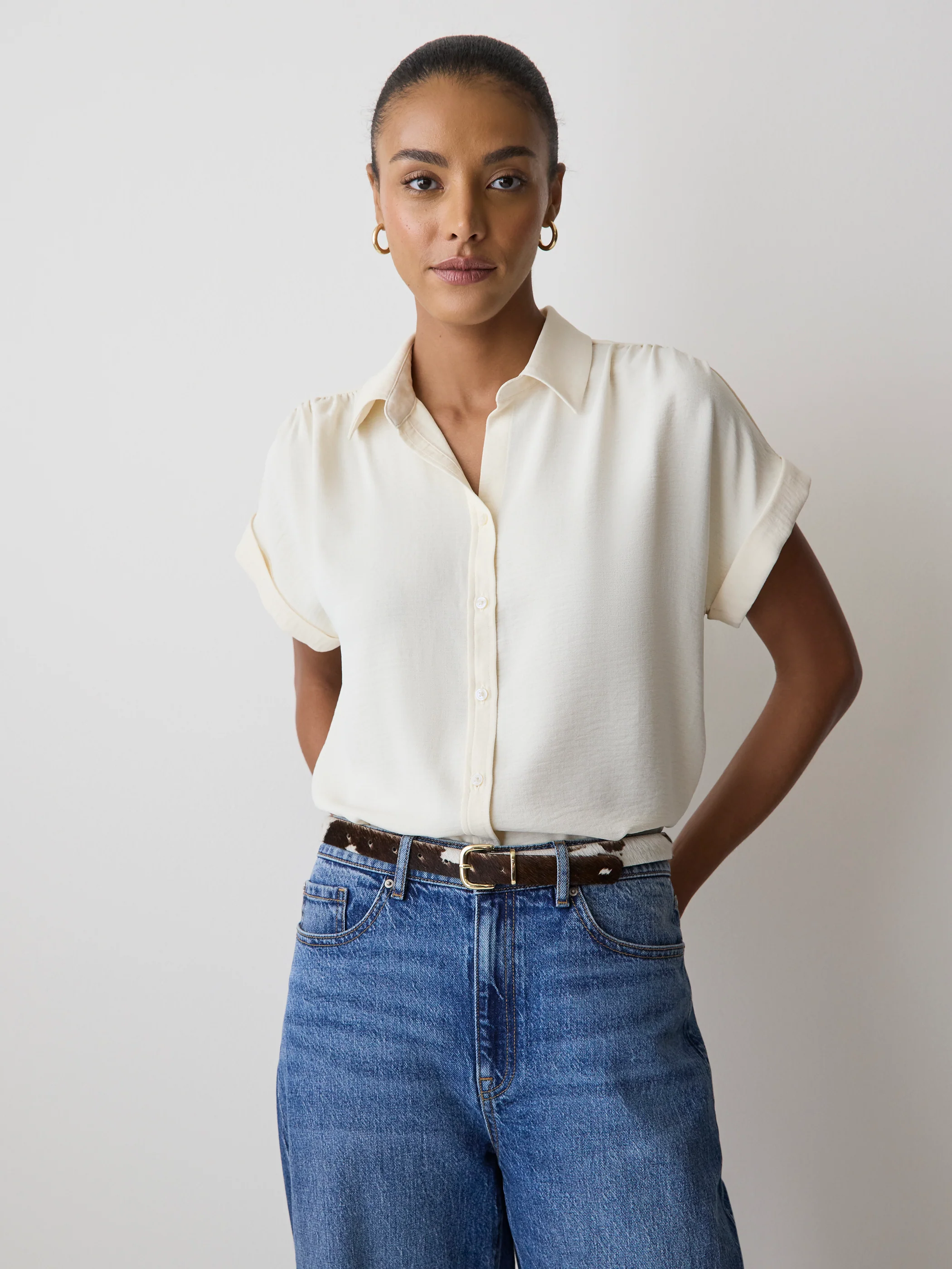 Short-Sleeve Buttoned-Down Blouse - Image 19