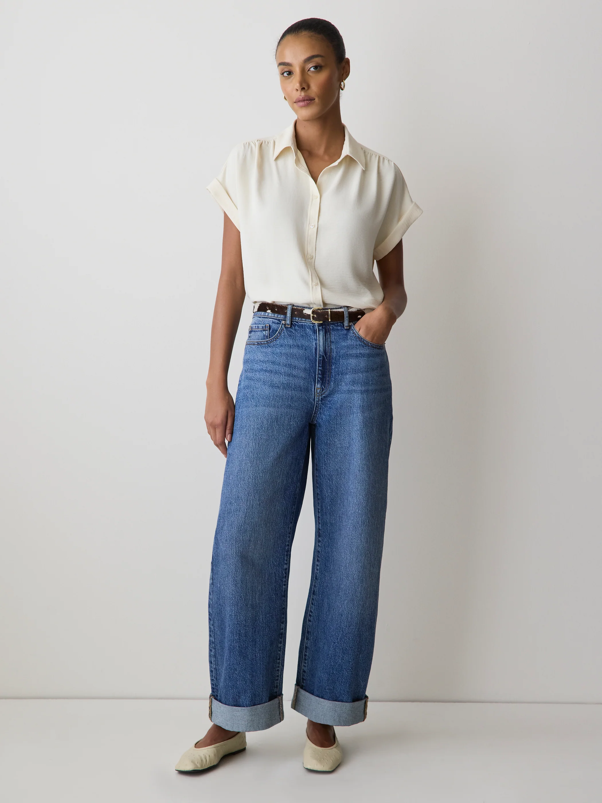 Short-Sleeve Buttoned-Down Blouse - Image 20