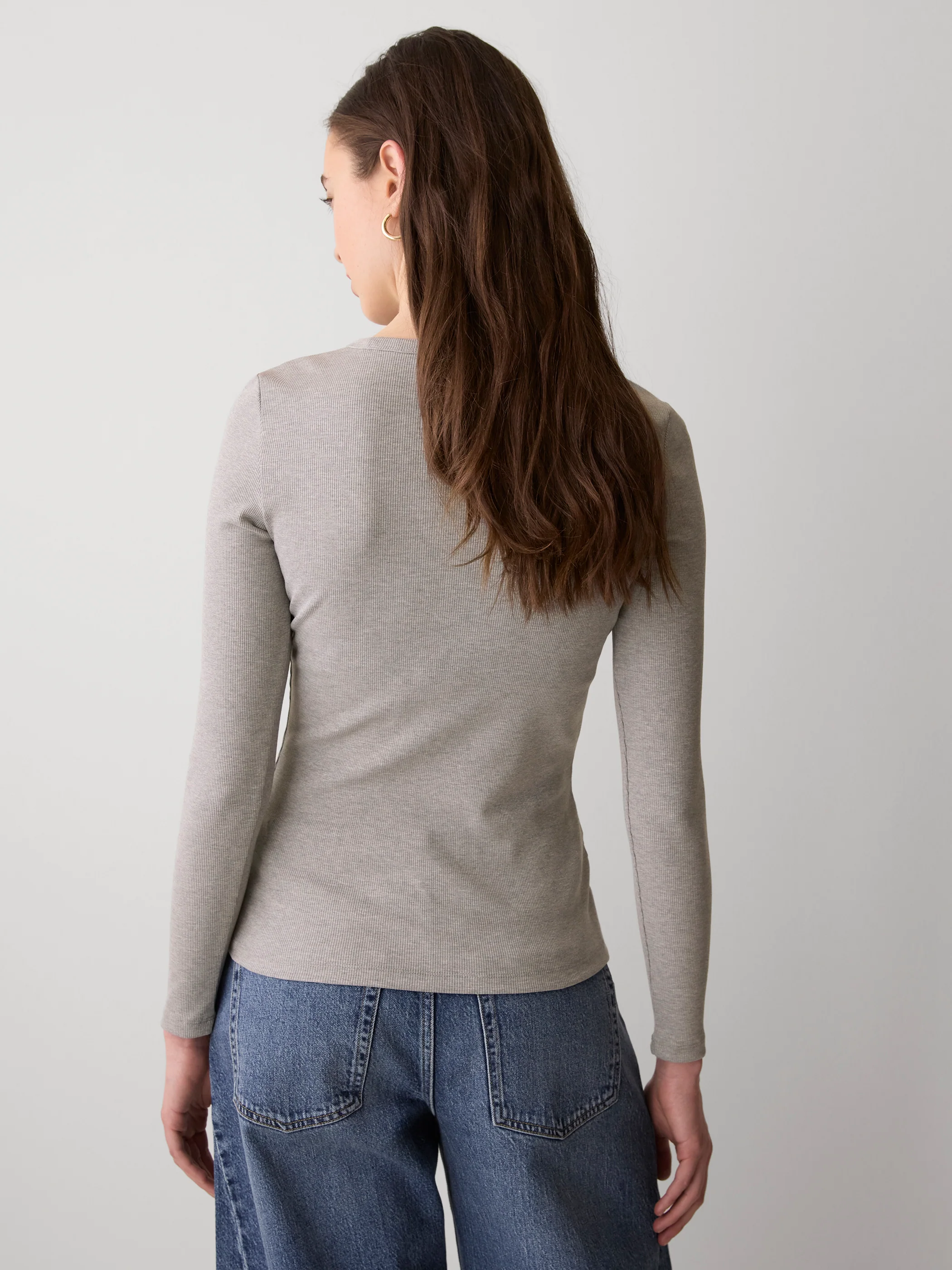 Long-Sleeve Crew-Neck Fitted Ribbed Tee - Image 9