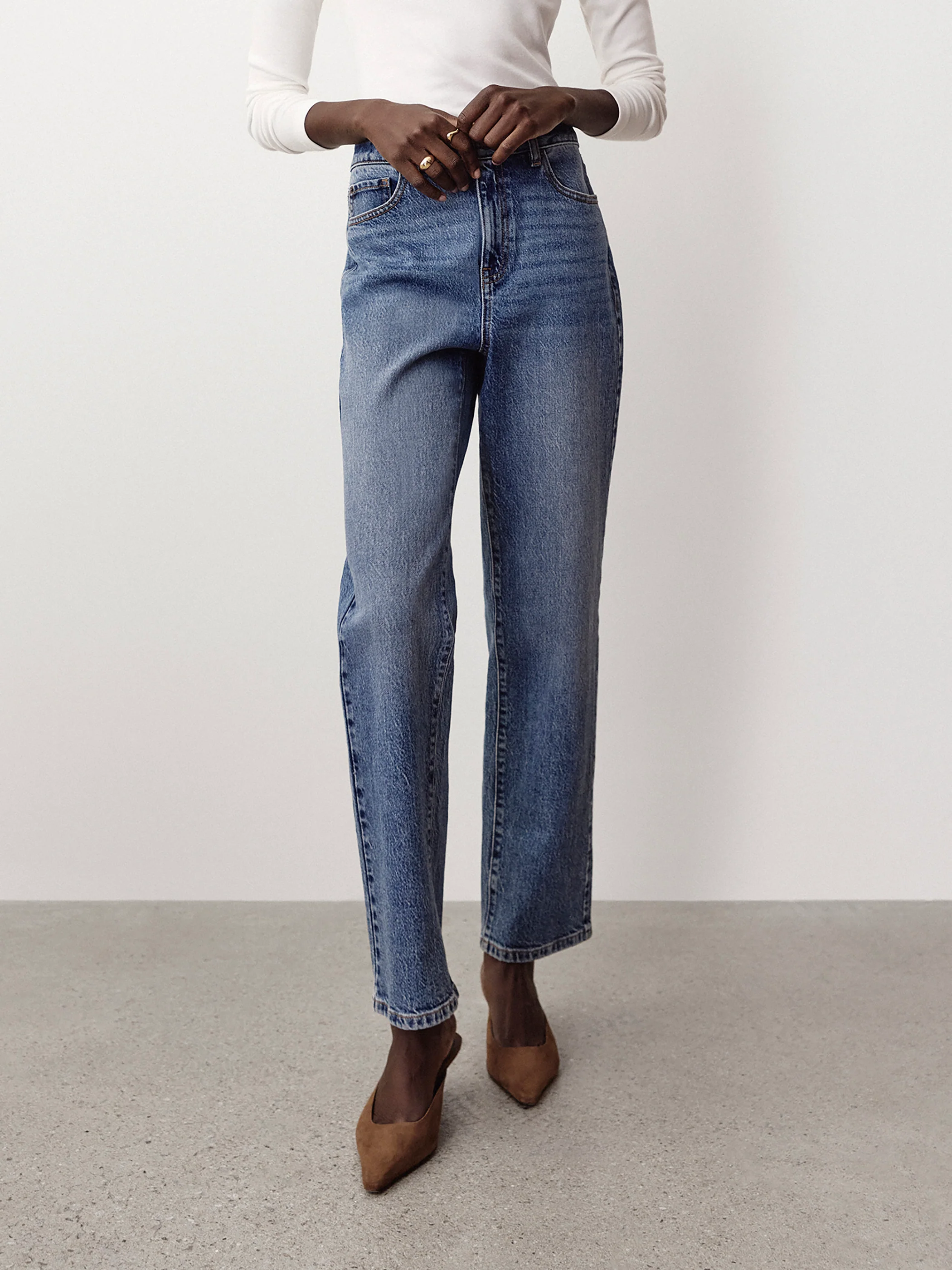 Cropped Straight-Leg Jeans - Image 2