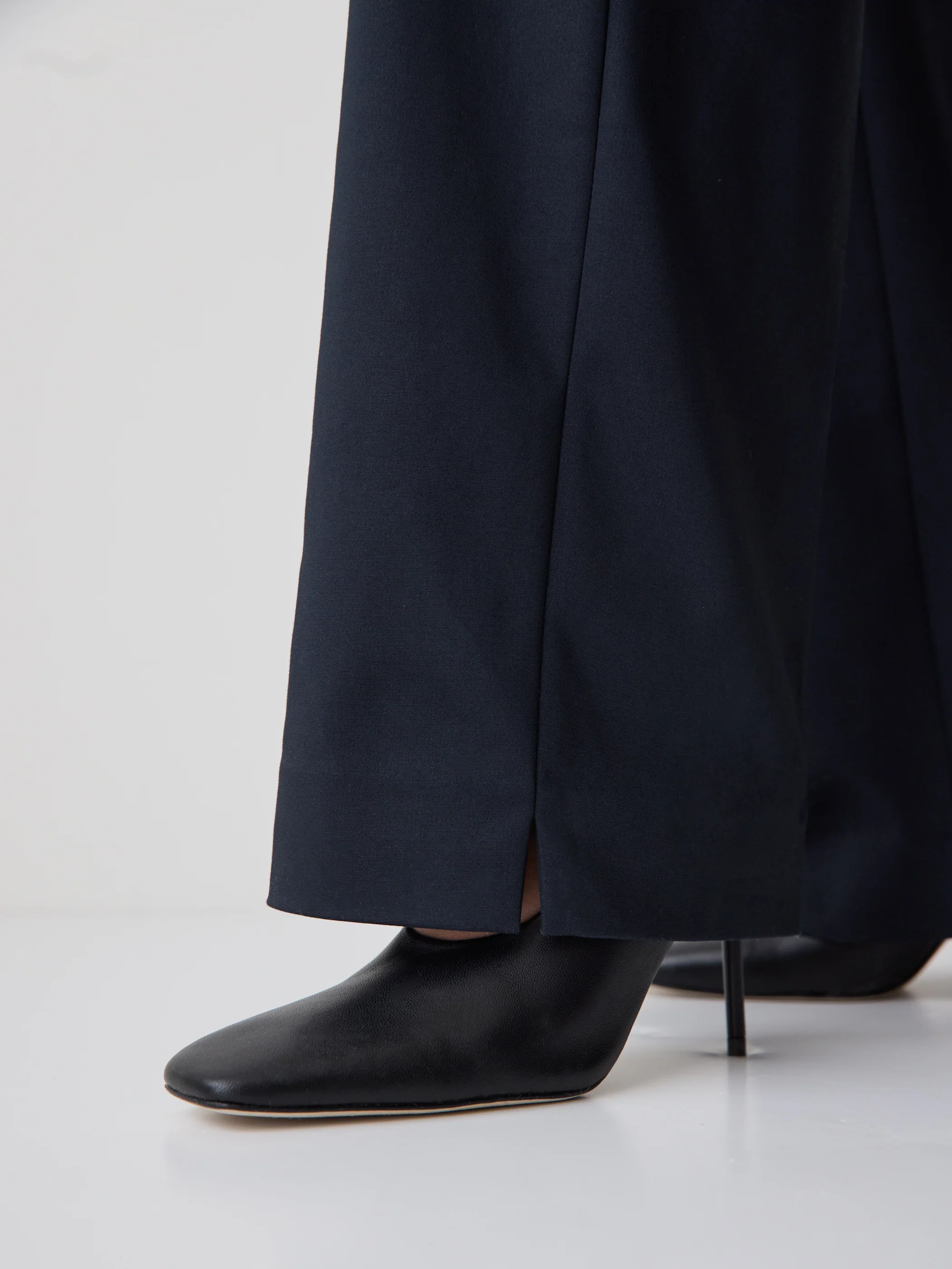 Limitless High-Rise Wide-Leg Signature Fit Pant - Image 11