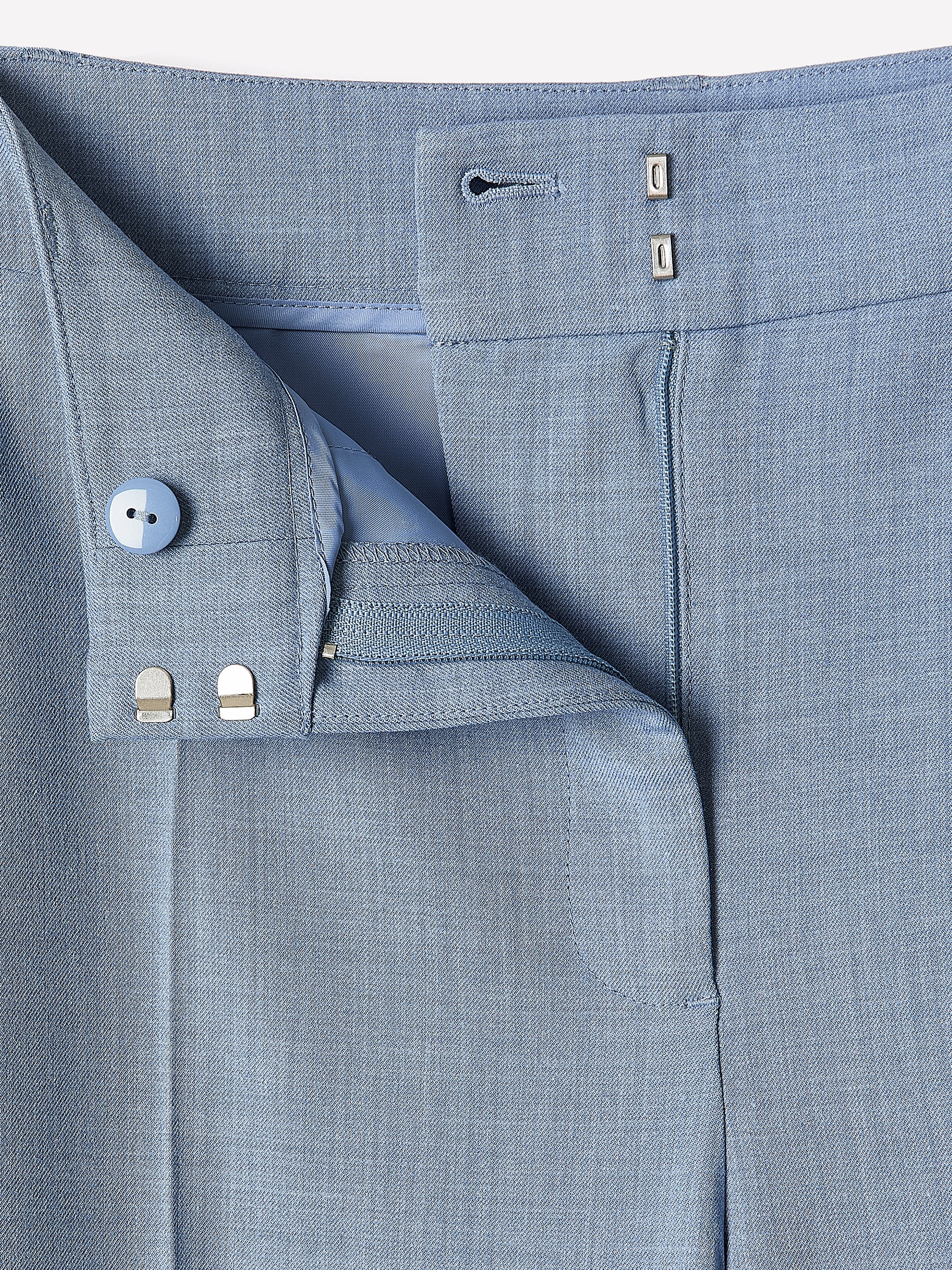 Light Blue Mid-Rise Flare-Leg Pant - Image 4