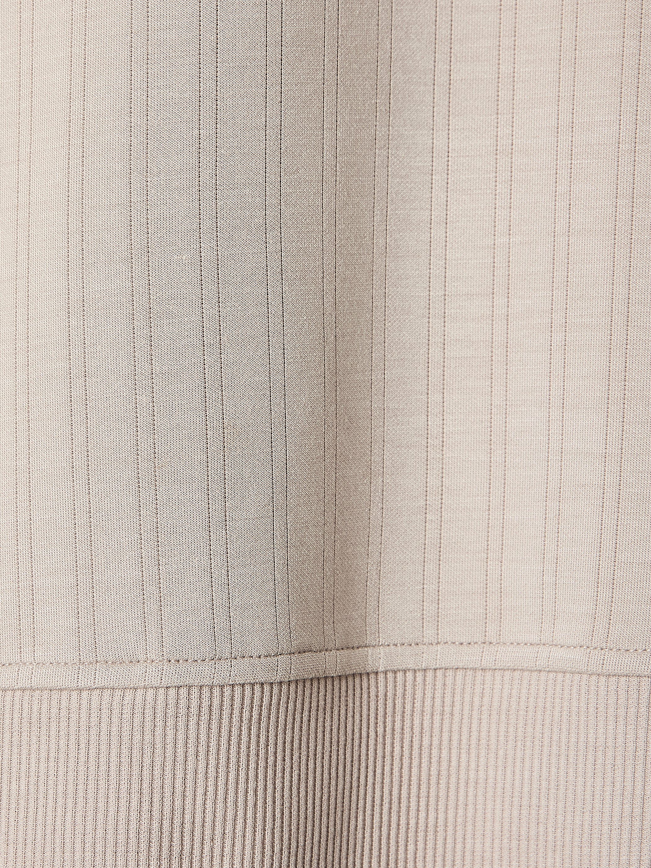 Long-Raglan-Sleeve Crew-Neck Top - Image 5
