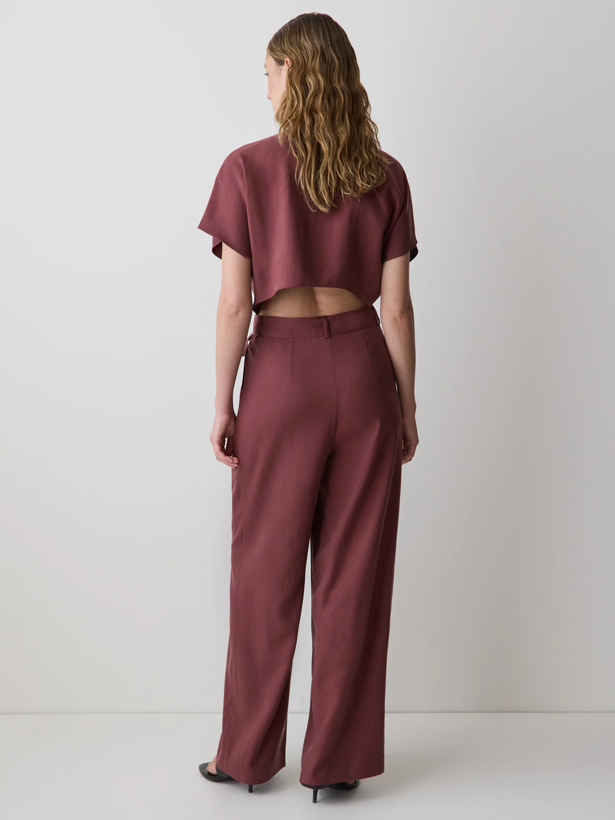 Short-Sleeve Wide-Leg Jumpsuit with Cut-Out Detail - Image 3