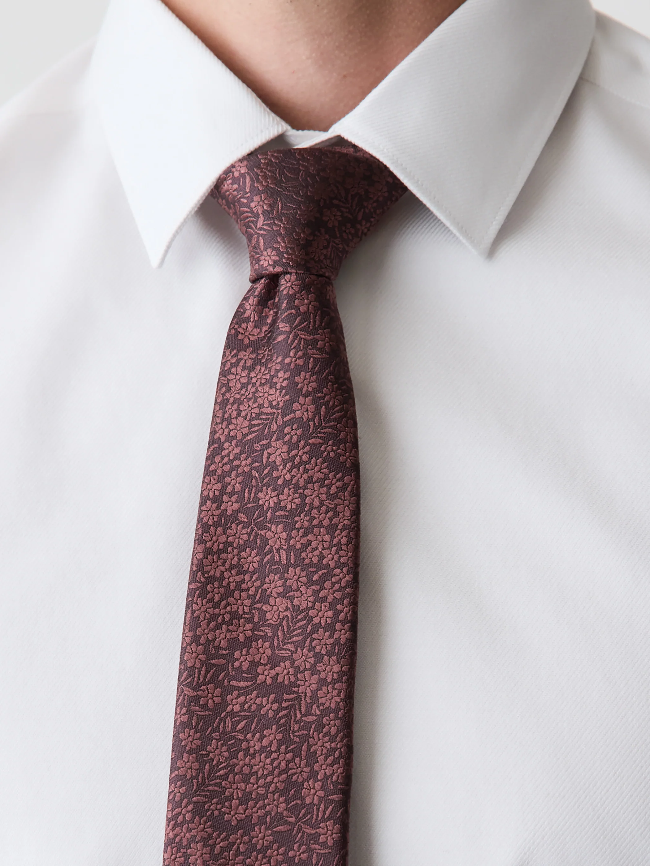 Regular Tie with Tonal Floral Pattern - Image 7