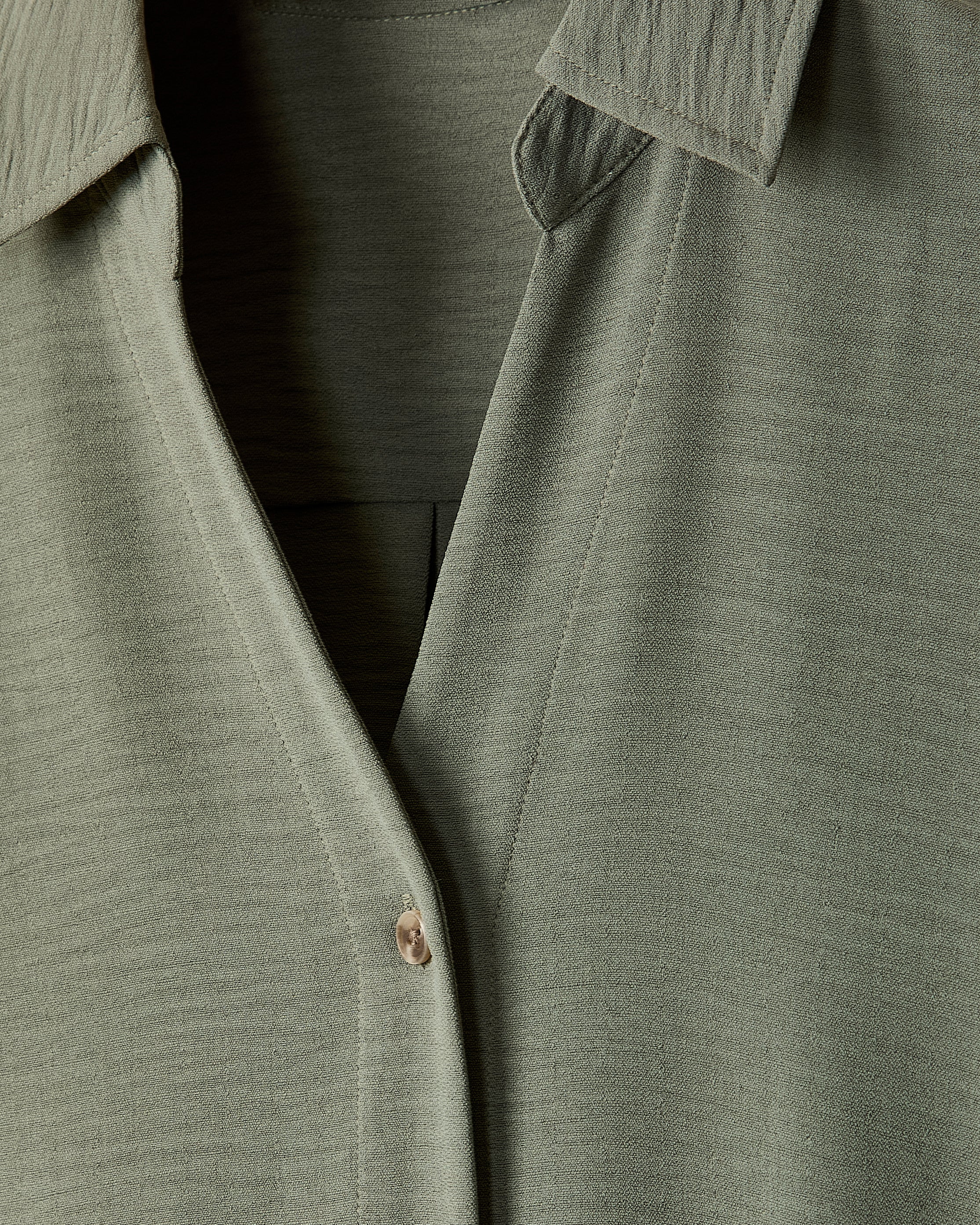 Short-Sleeve Buttoned-Down Midi Dress with Shirt Collar - Image 11
