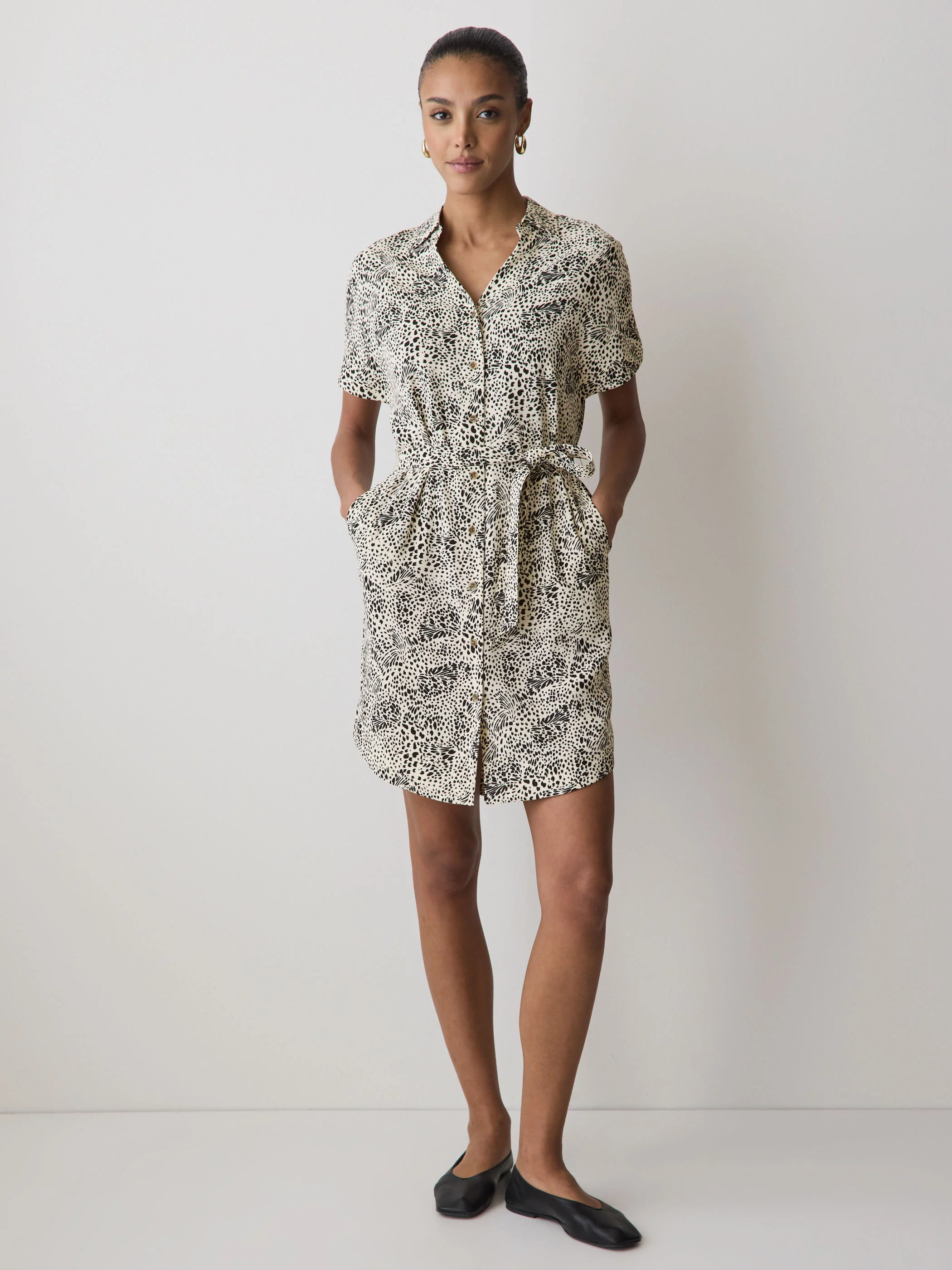 Short-Sleeve Buttoned-Down Midi Dress with Shirt Collar - Image 13