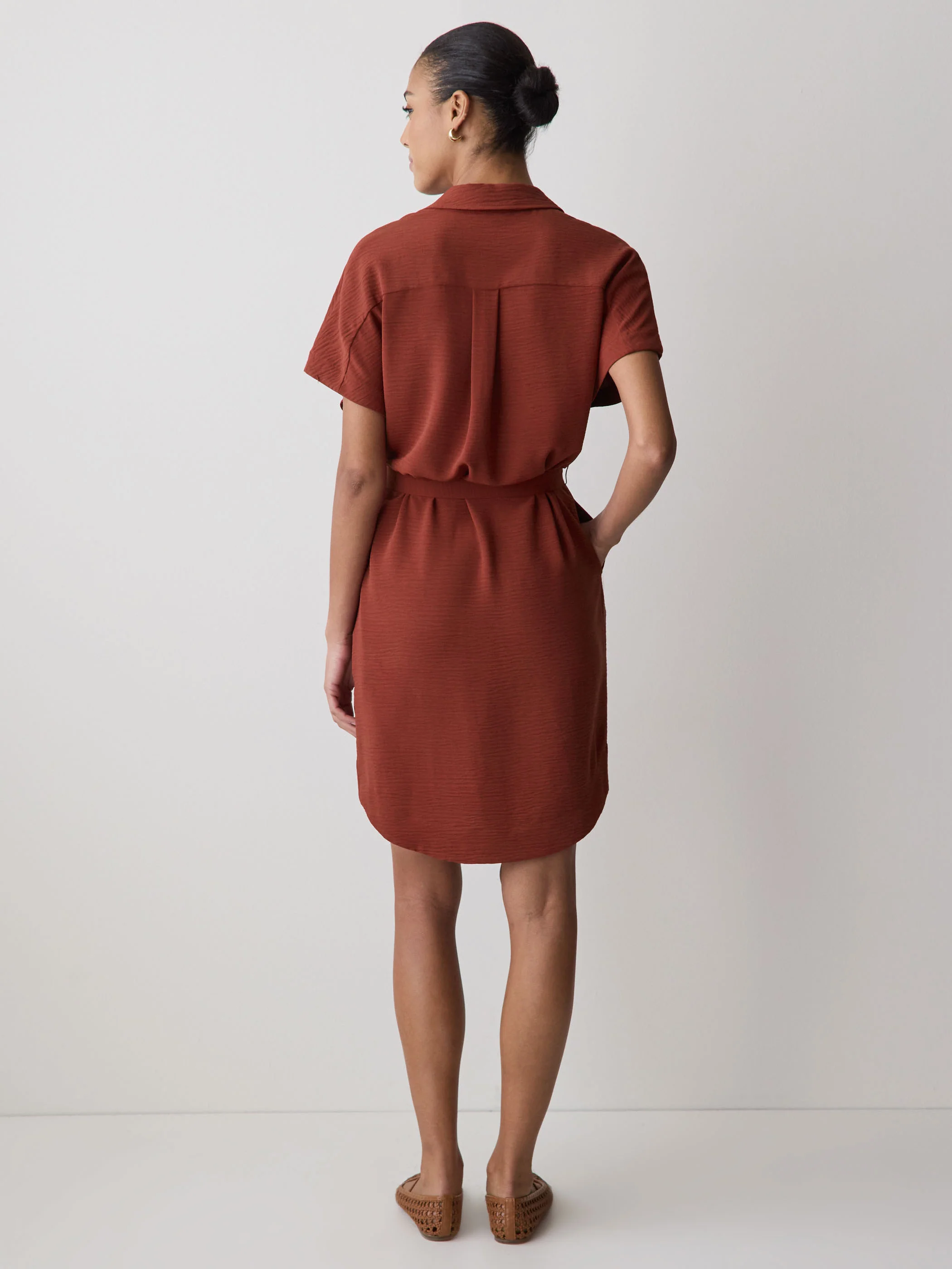 Short-Sleeve Buttoned-Down Midi Dress with Shirt Collar - Image 21