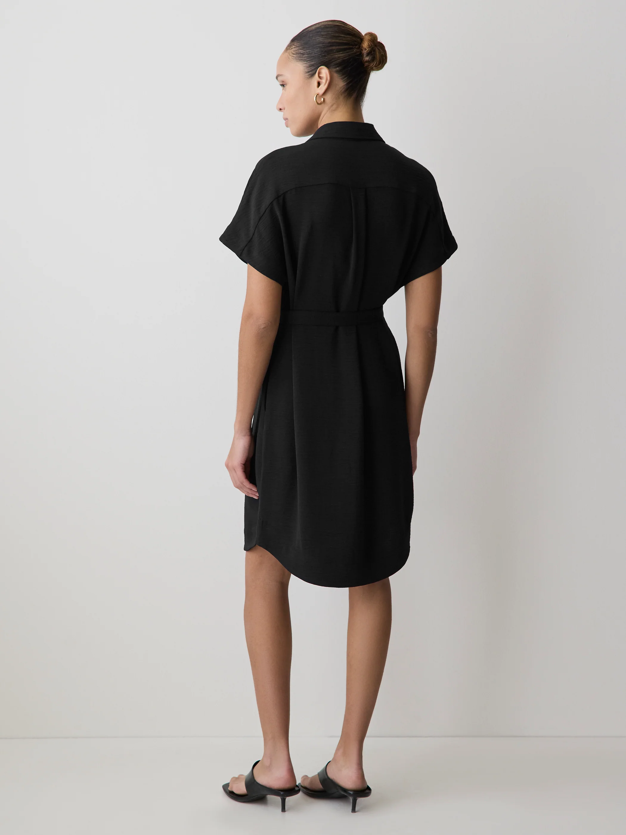 Short-Sleeve Buttoned-Down Midi Dress with Shirt Collar - Image 3