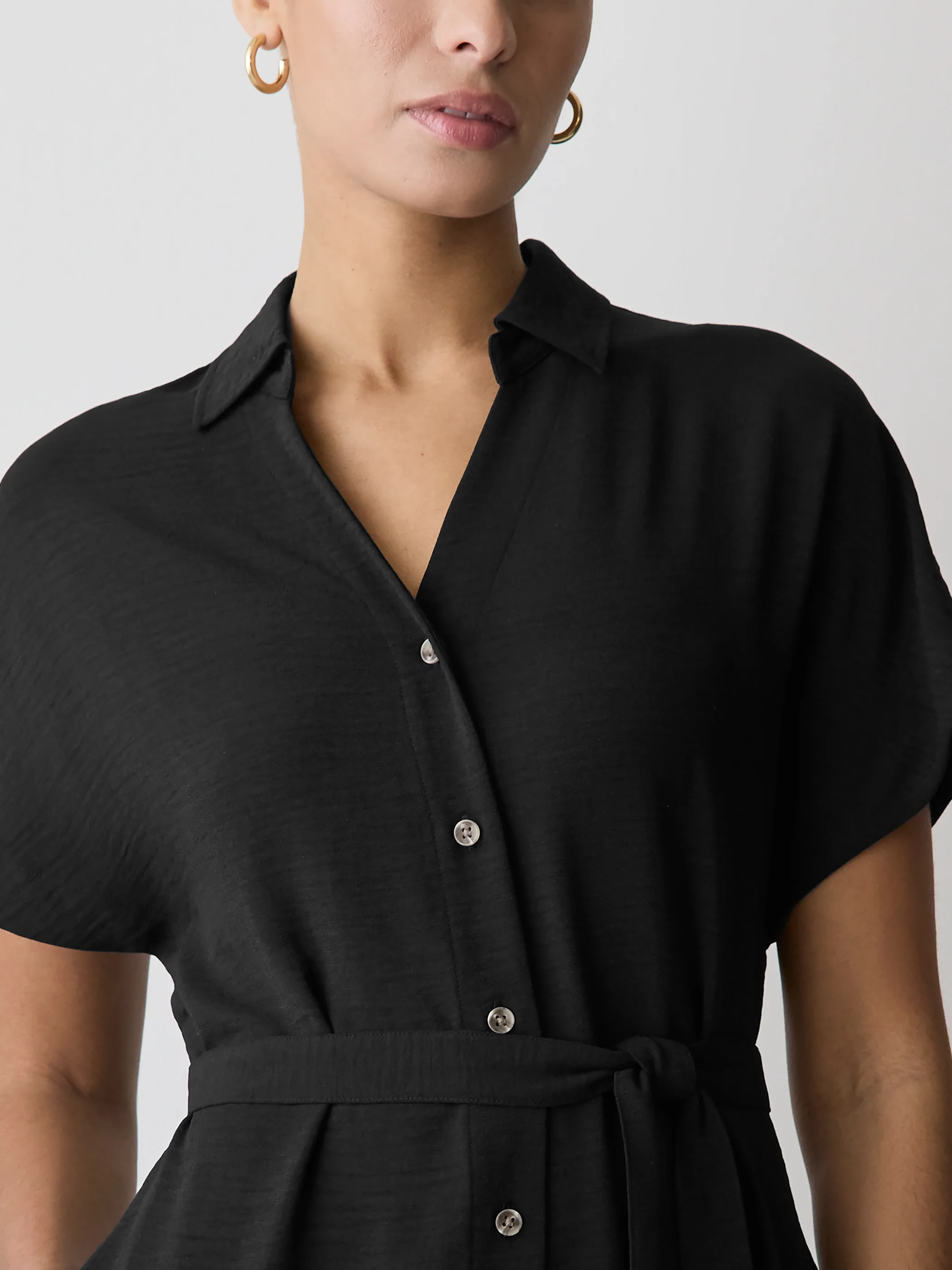 Short-Sleeve Buttoned-Down Midi Dress with Shirt Collar - Image 4