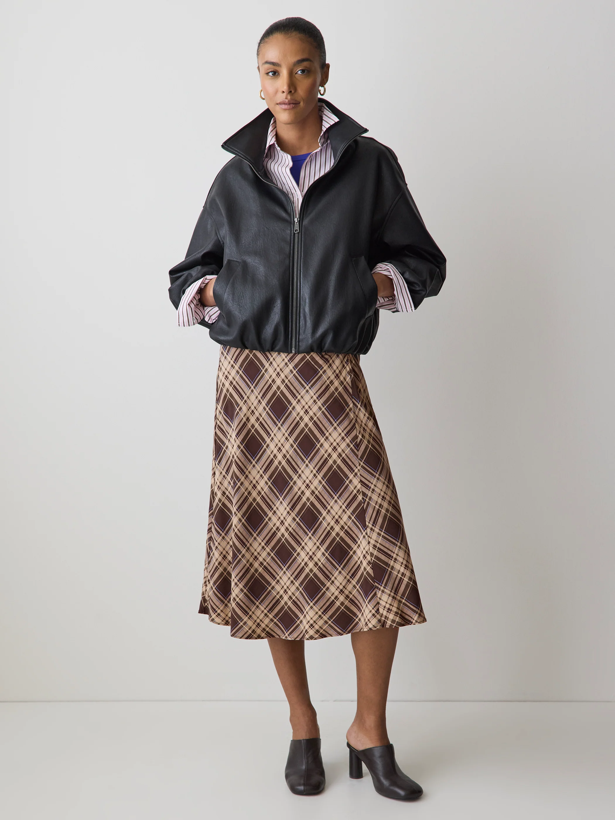 High-Rise A-Line Midi Skirt with Cinched Knotted Detail - Image 2