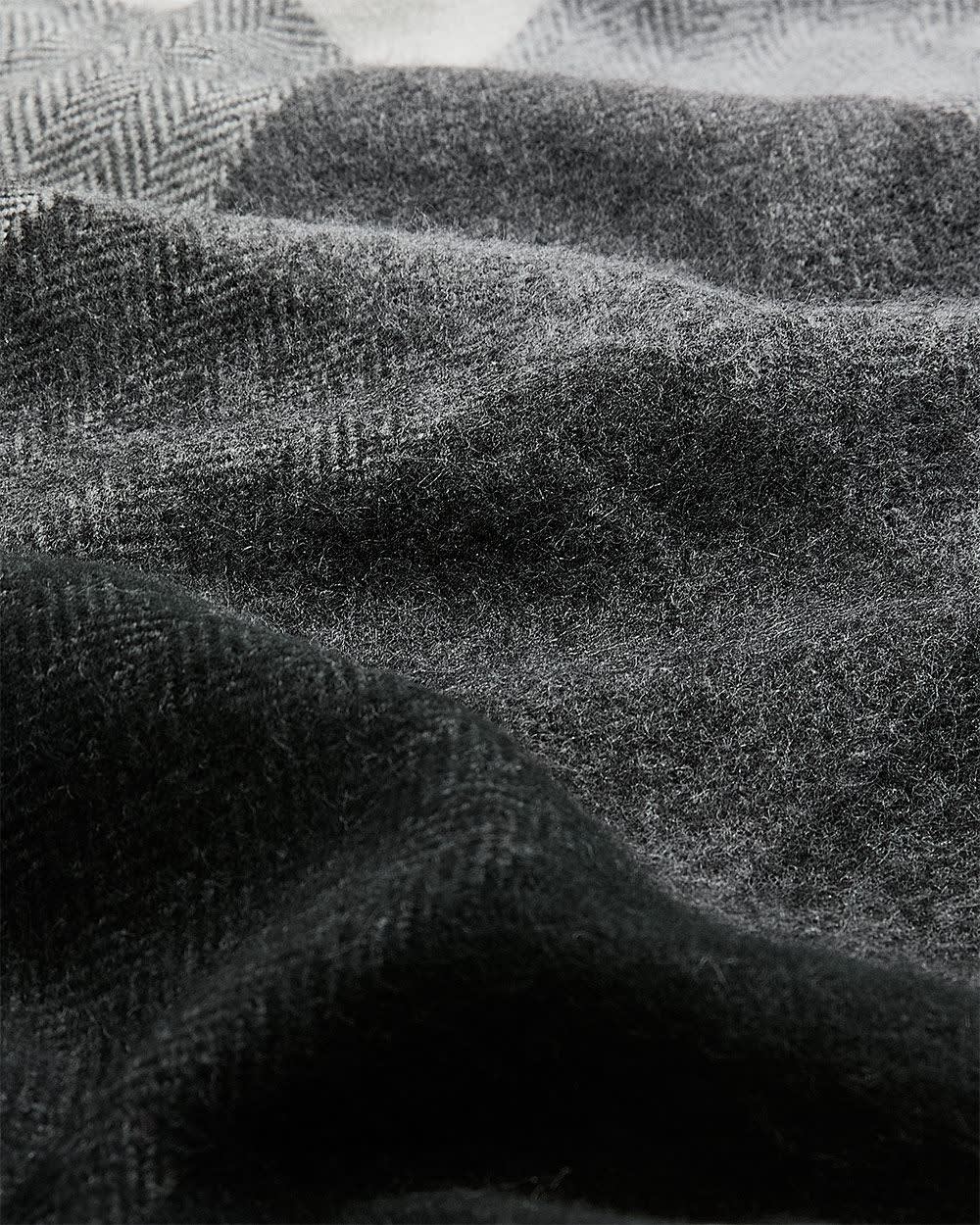 Plaid Scarf with Fringes - Image 3