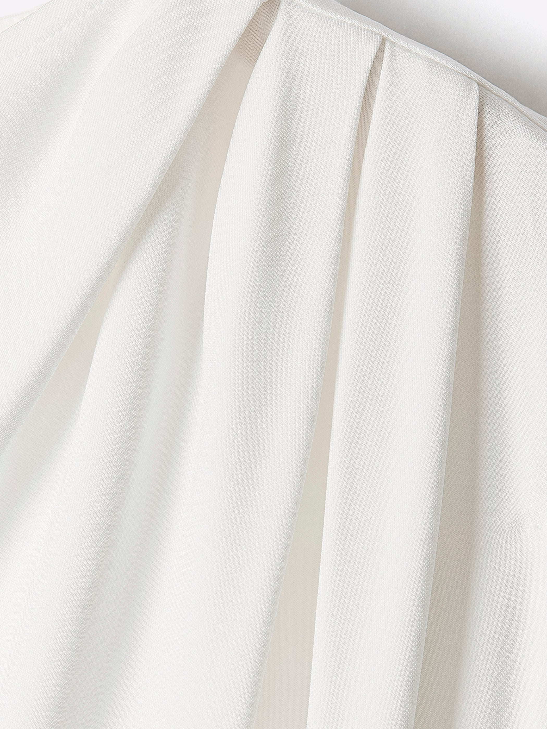 Extended-Sleeve Boat-Neck Top with Pleated Details - Image 11