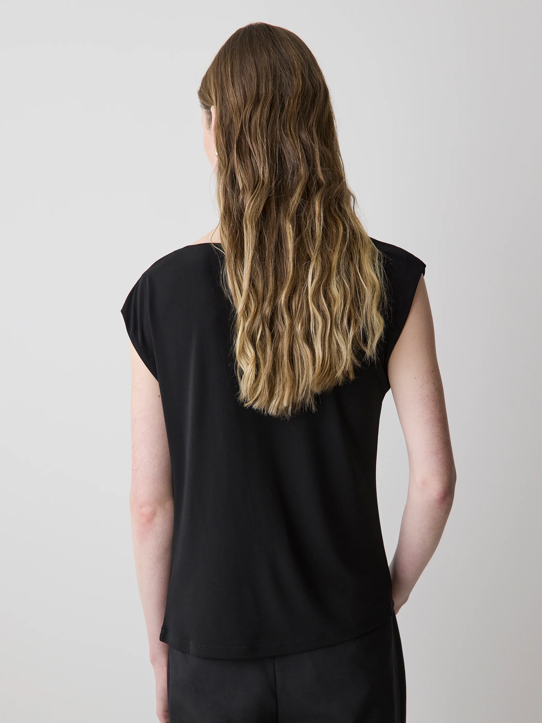 Extended-Sleeve Boat-Neck Top with Pleated Details - Image 3
