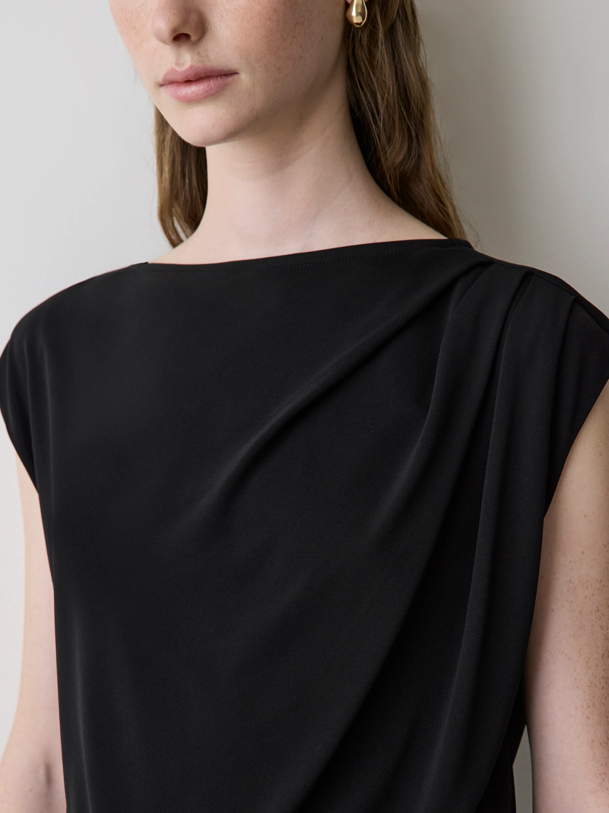 Extended-Sleeve Boat-Neck Top with Pleated Details - Image 4