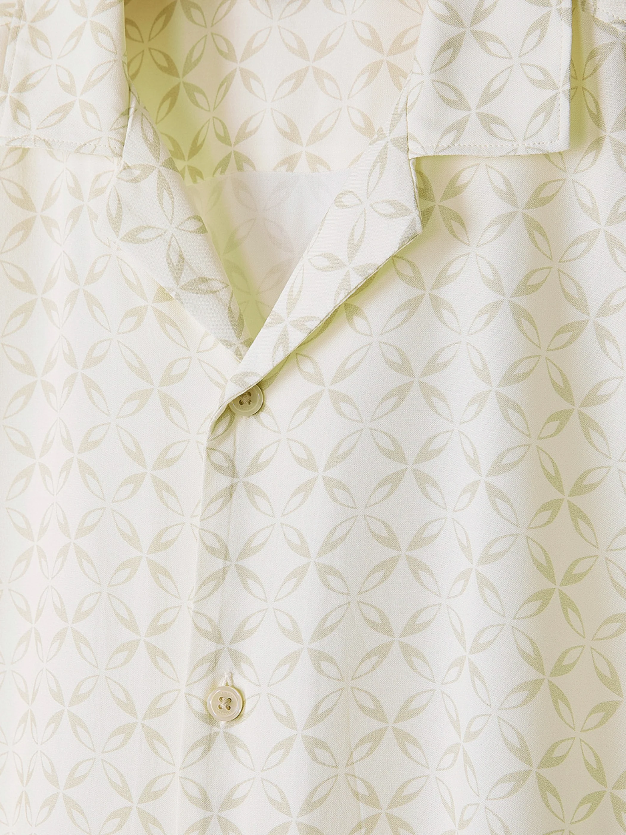 Short-Sleeve Camp-Collar Shirt with Geo Print - Image 5
