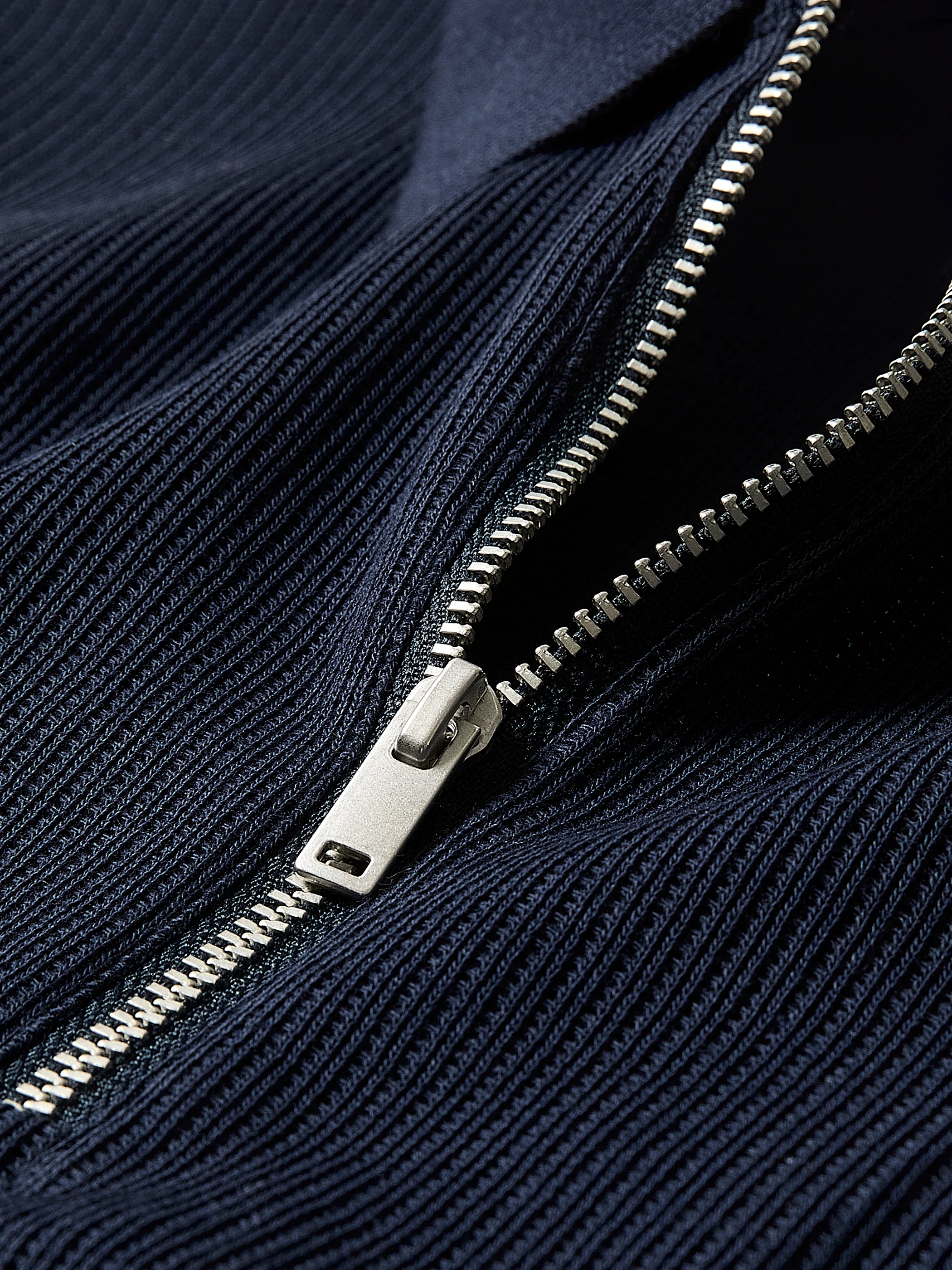 Short-Sleeve Ribbed Half-Zip Polo - Image 8