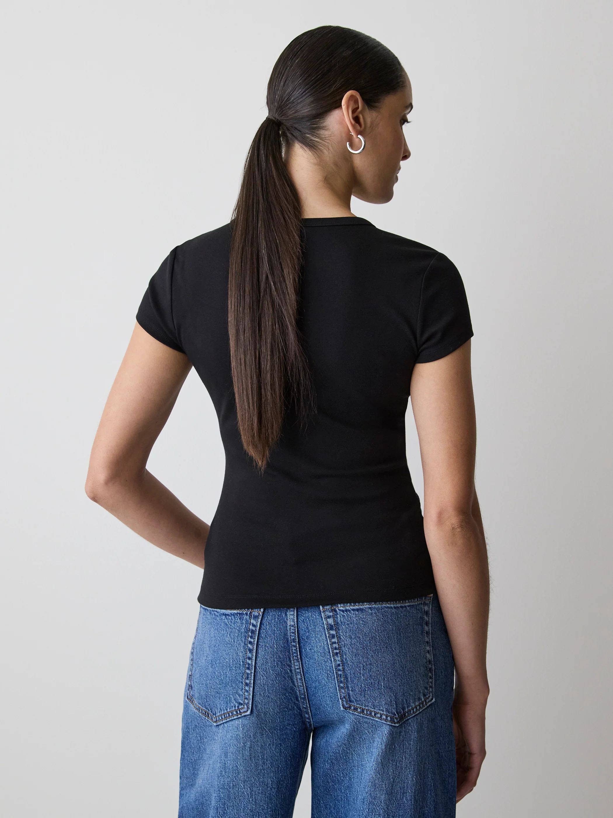 Short-Sleeve Crew-Neck Ribbed Basic Tee - Image 3