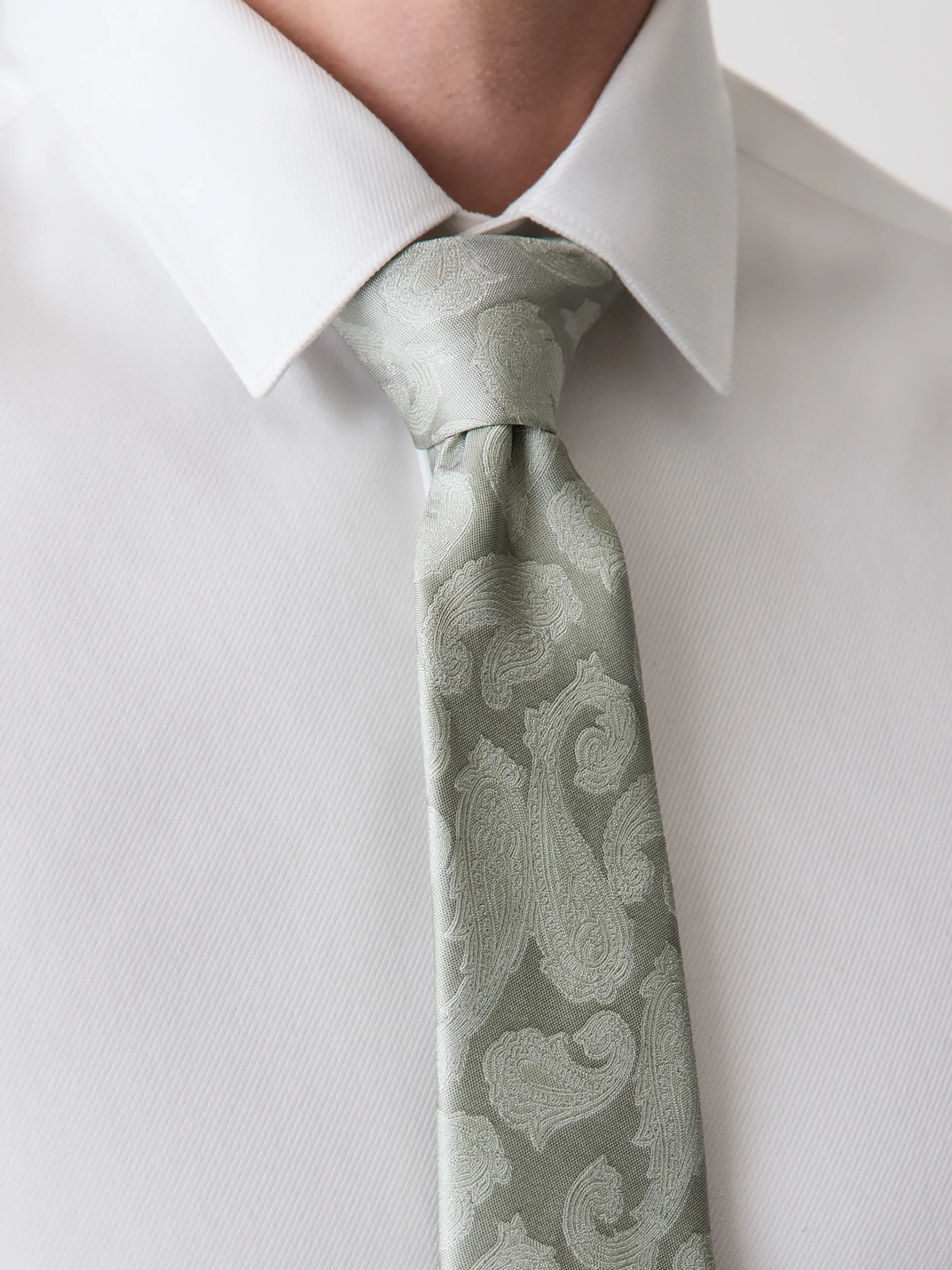 Skinny Tie with Paisley Pattern - Image 3