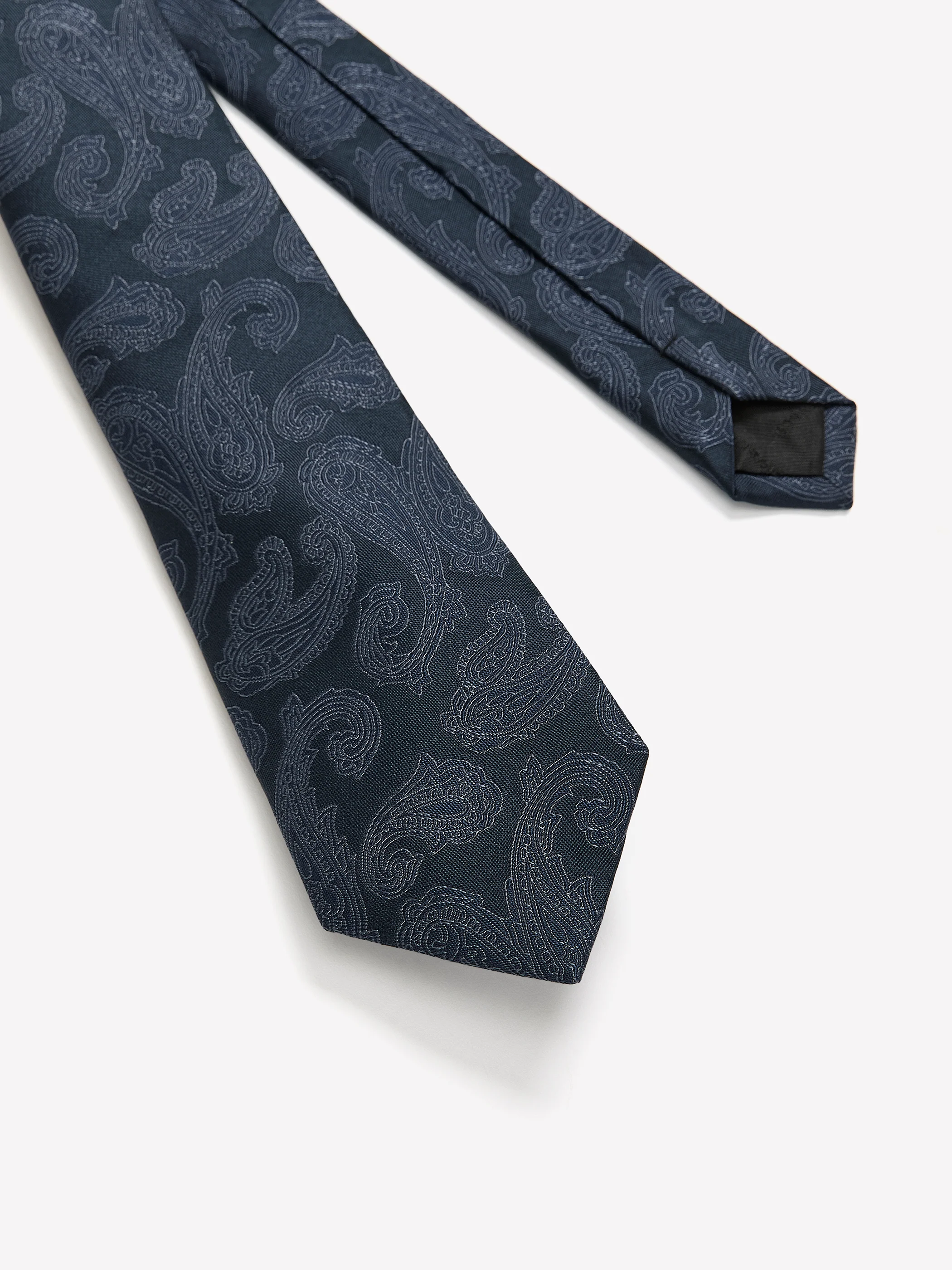 Skinny Tie with Paisley Pattern - Image 5