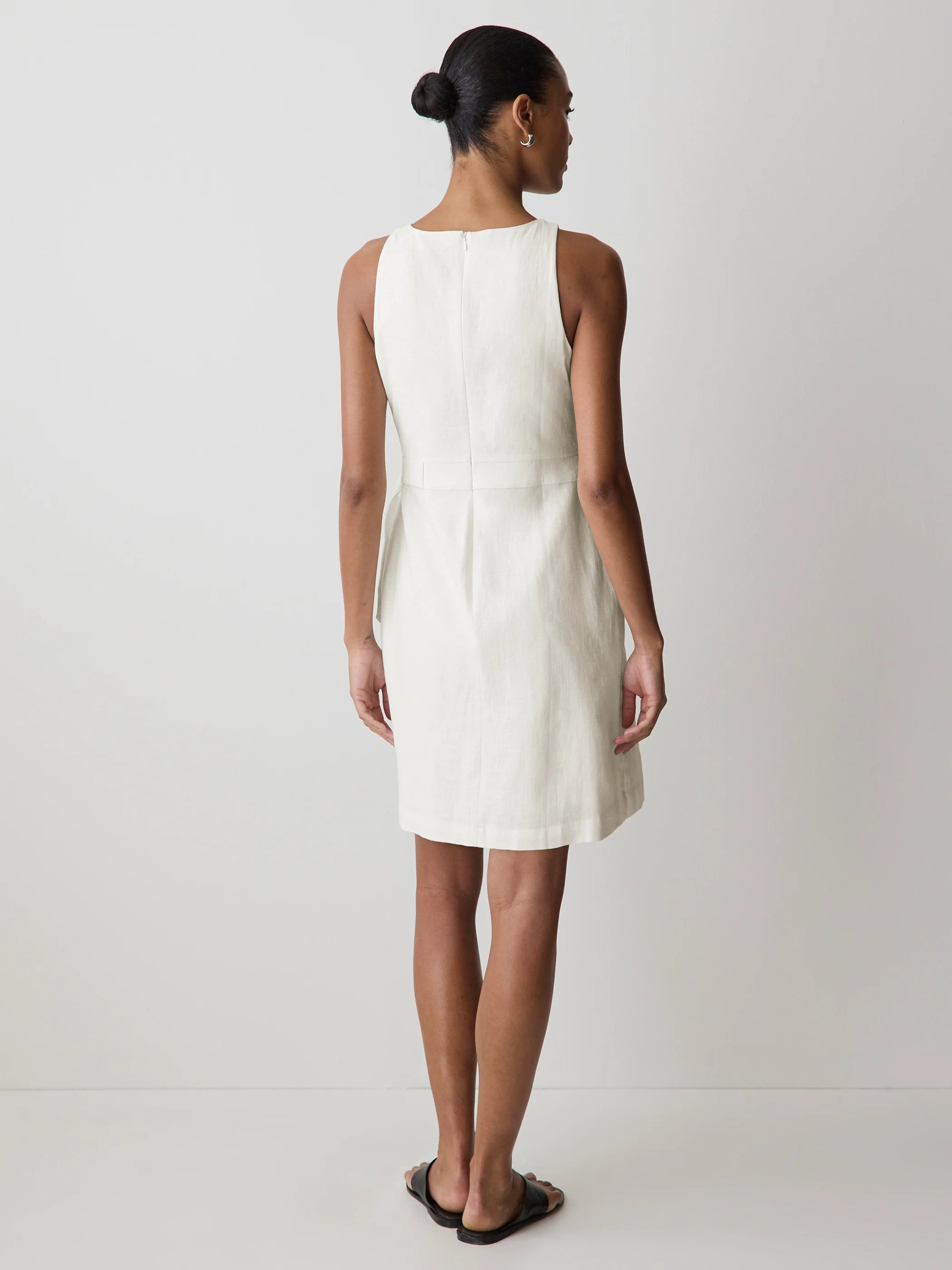 Sleeveless Boat-Neck Linen-Blend Midi Dress - Image 9