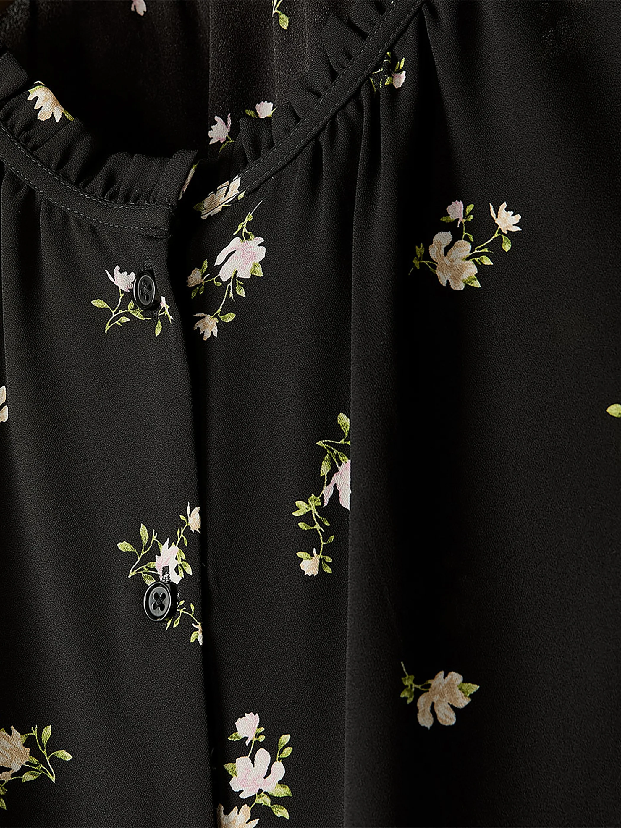 Sleeveless Buttoned-Down Blouse - Image 19