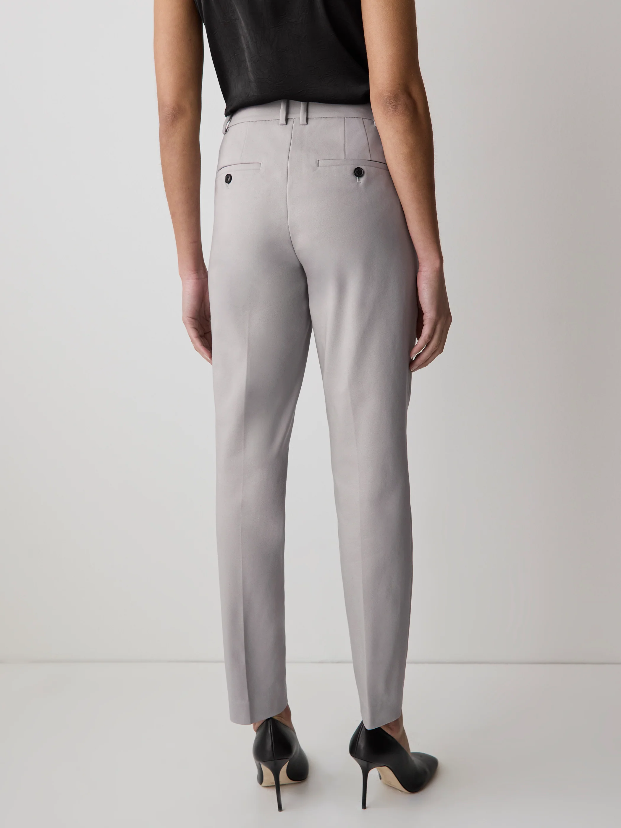 Limitless Mid-Rise Slim-Leg Curvy 7/8 Pant - Image 3