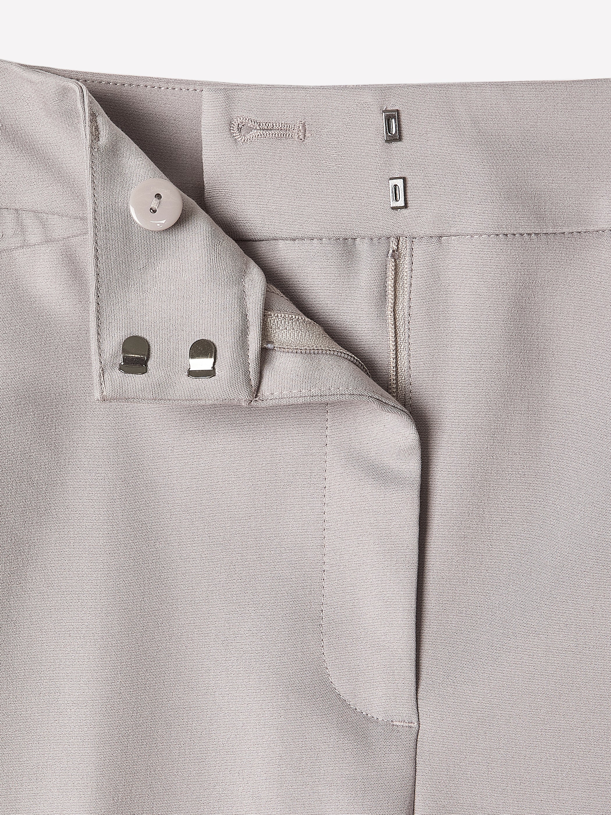 Limitless Mid-Rise Slim-Leg Curvy 7/8 Pant - Image 4