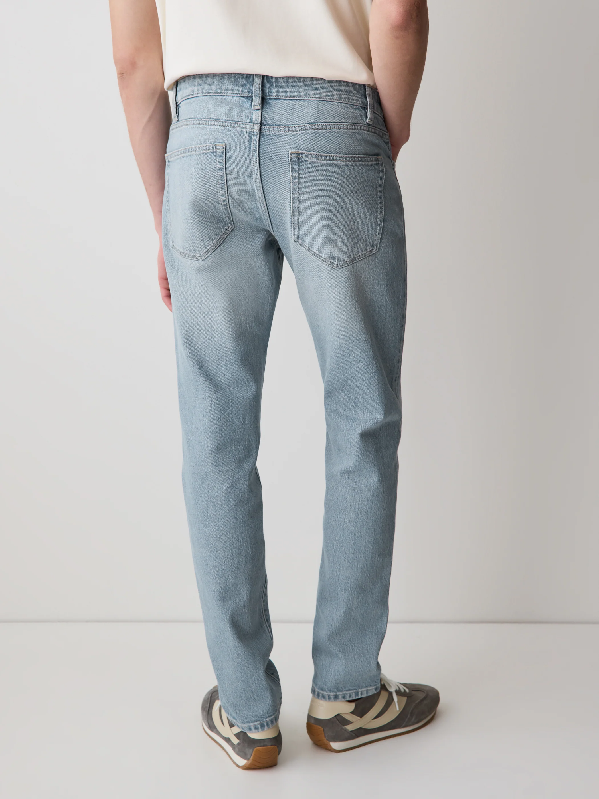 Slim Fit Light-Wash Jeans - Image 3