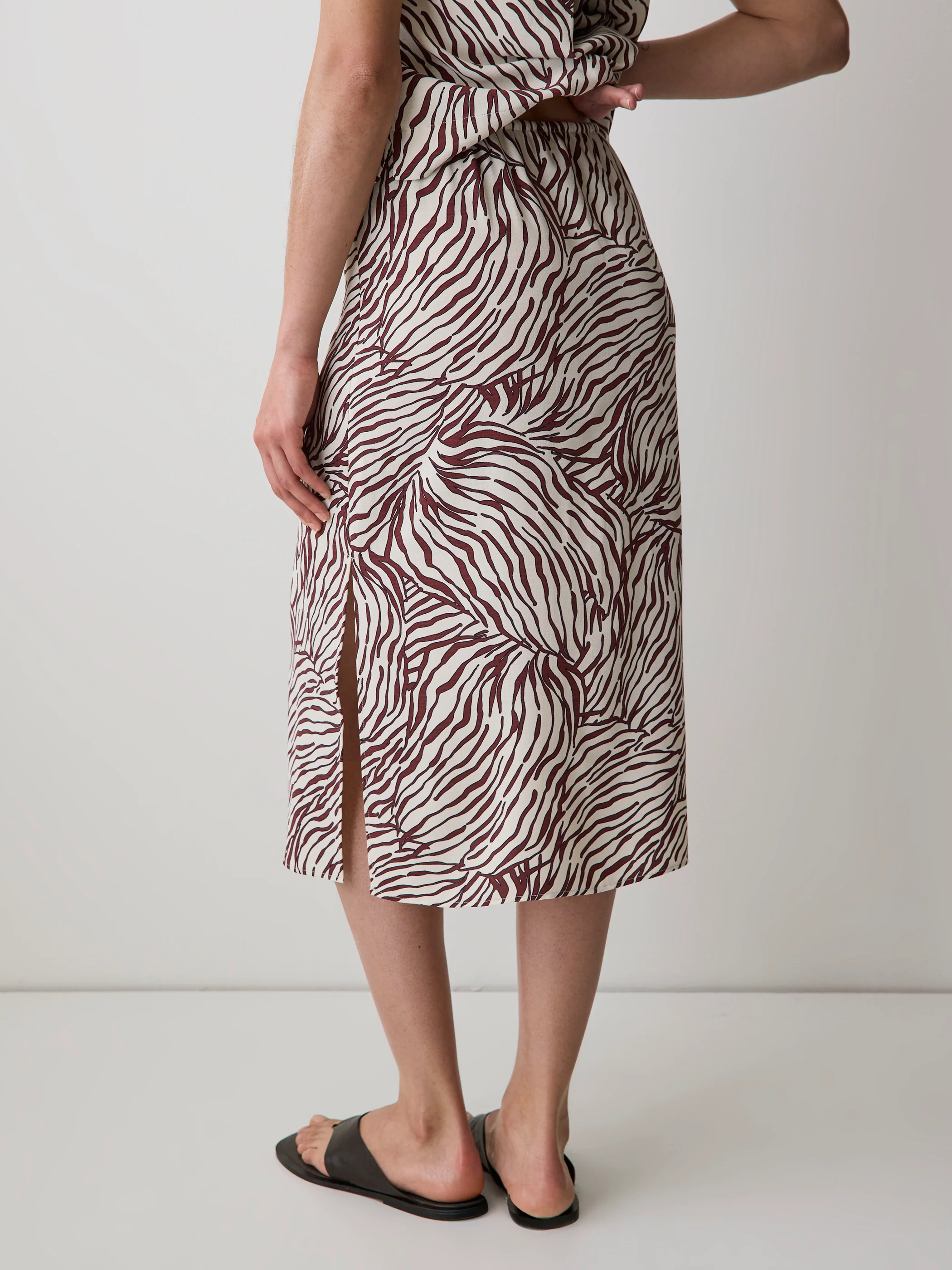 High-Rise Straight Midi Skirt - Image 4