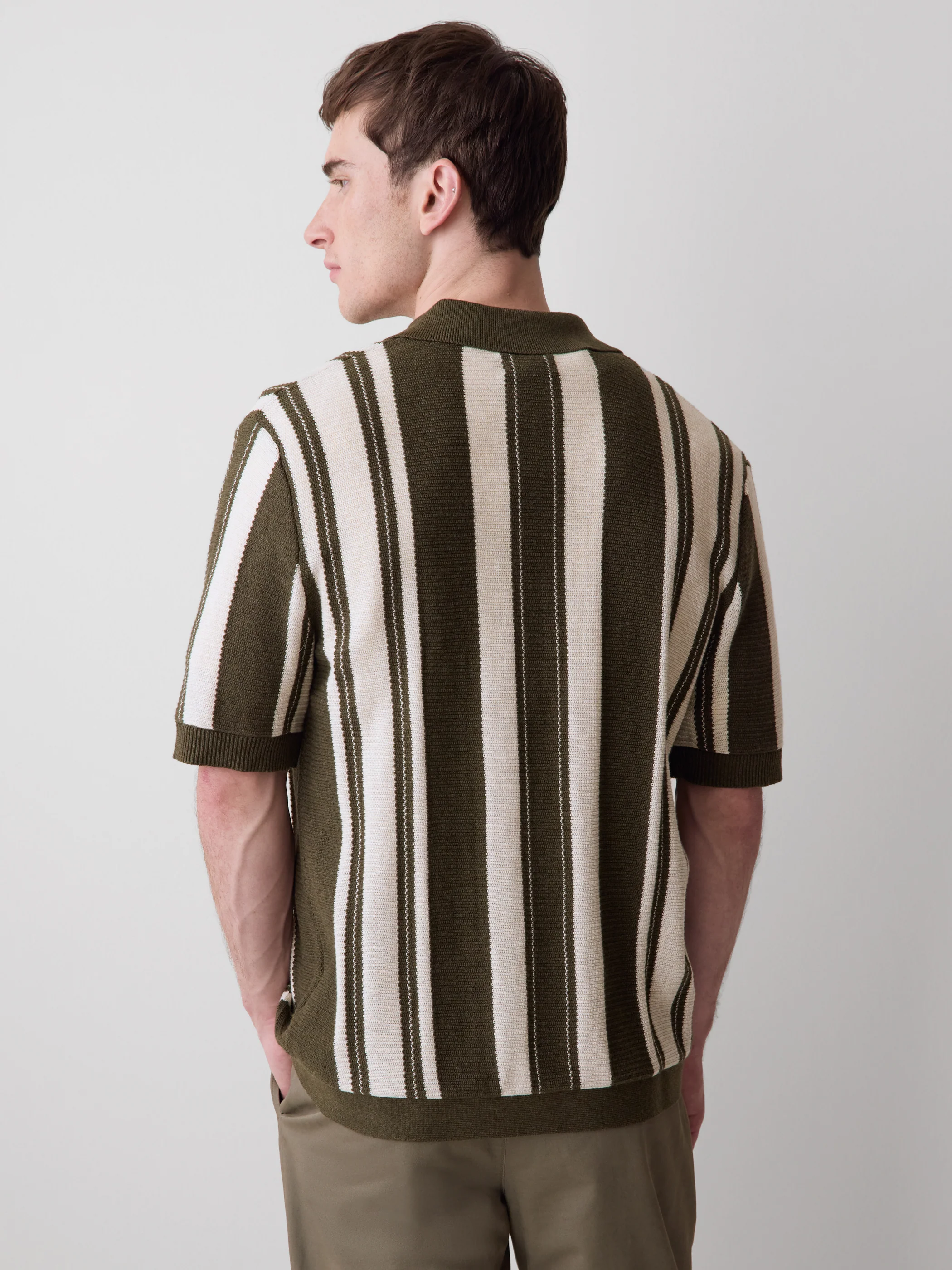 Short-Sleeve Shirt Sweater with Vertical Stripes - Image 3