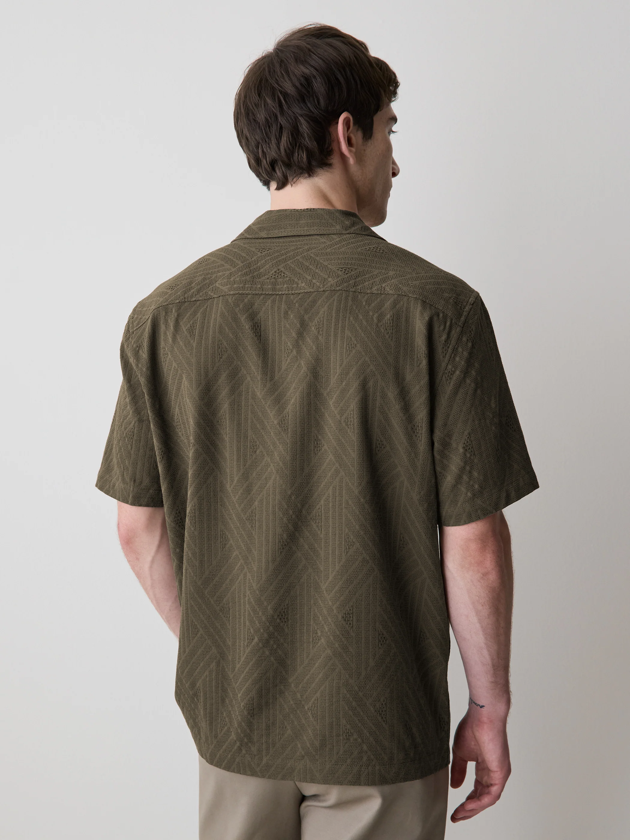 Short-Sleeve Textured Shirt with Camp Collar - Image 3