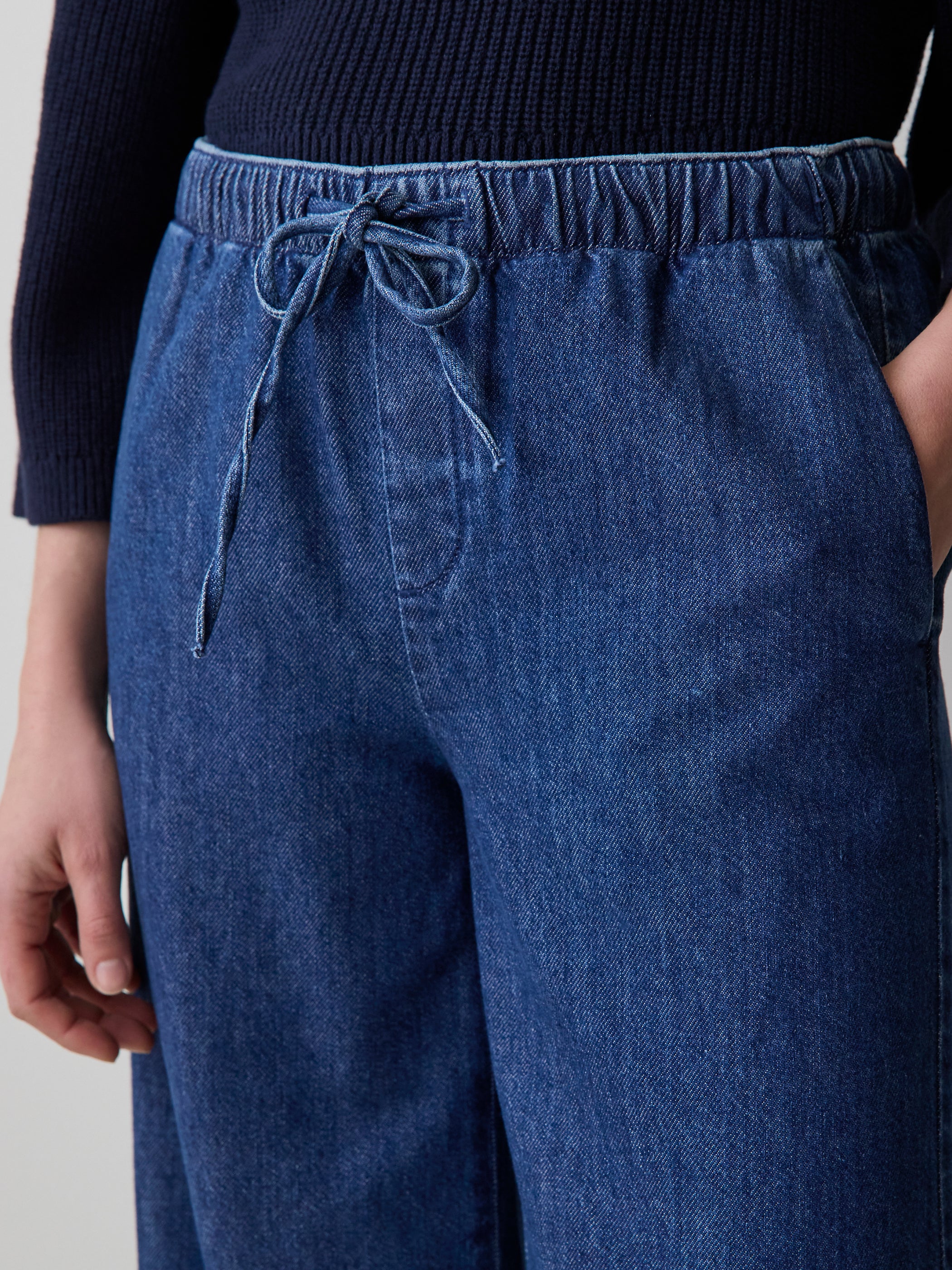 Wide-Leg Denim Pants with Elastic Waistband - Image 4