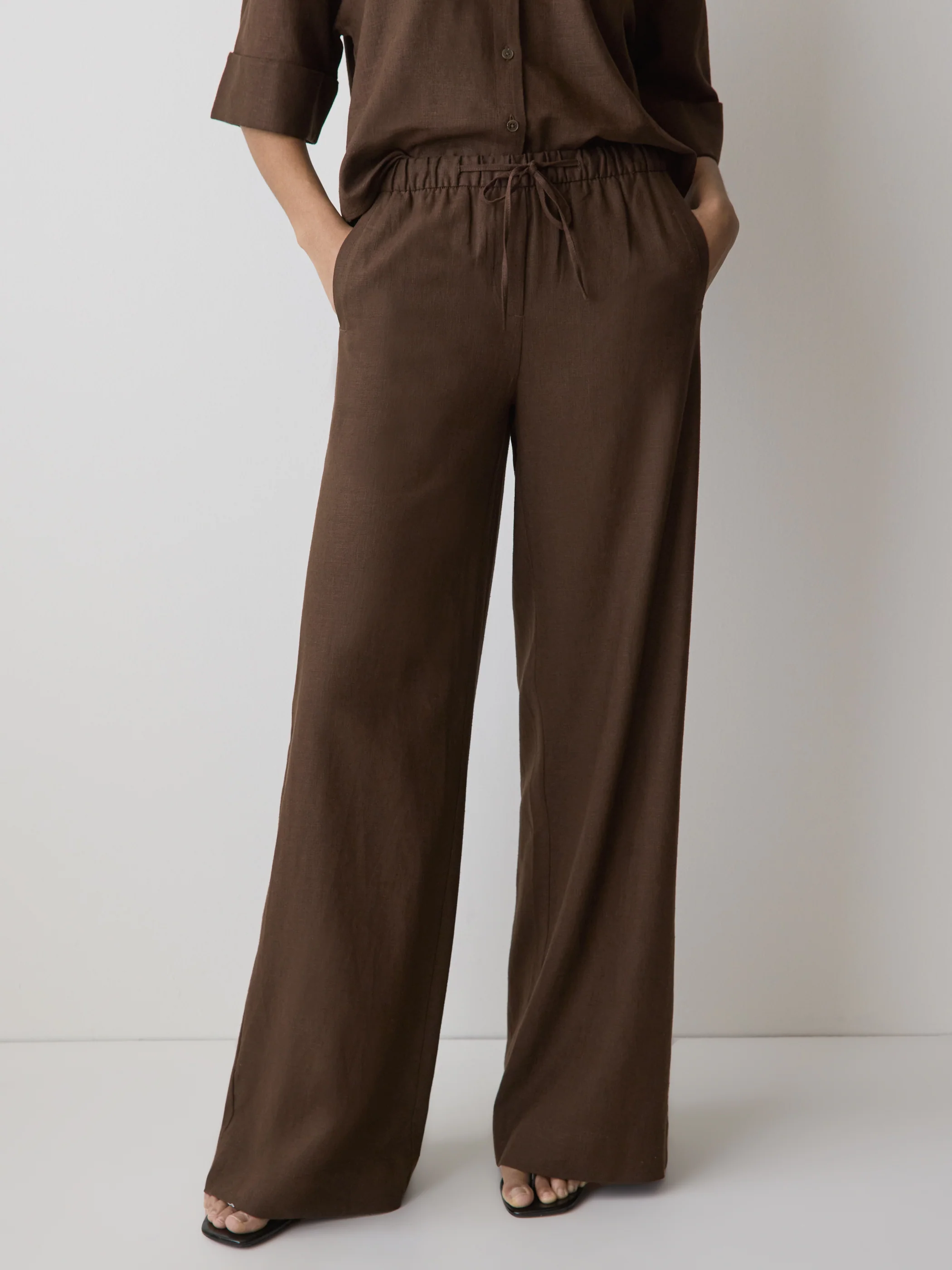Linen Mid-Rise Wide-Leg Pant - Image 11