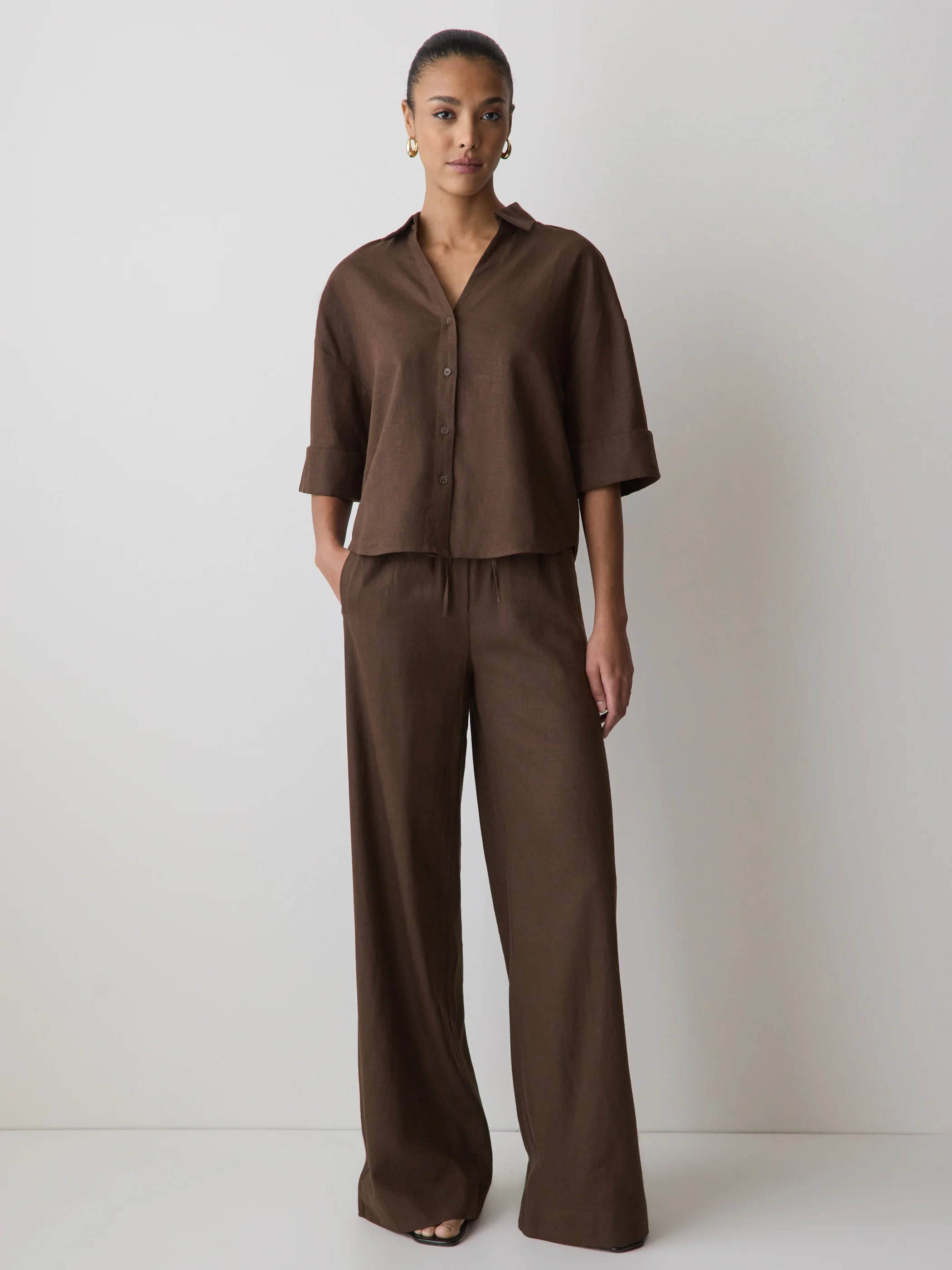 Linen Mid-Rise Wide-Leg Pant - Image 12
