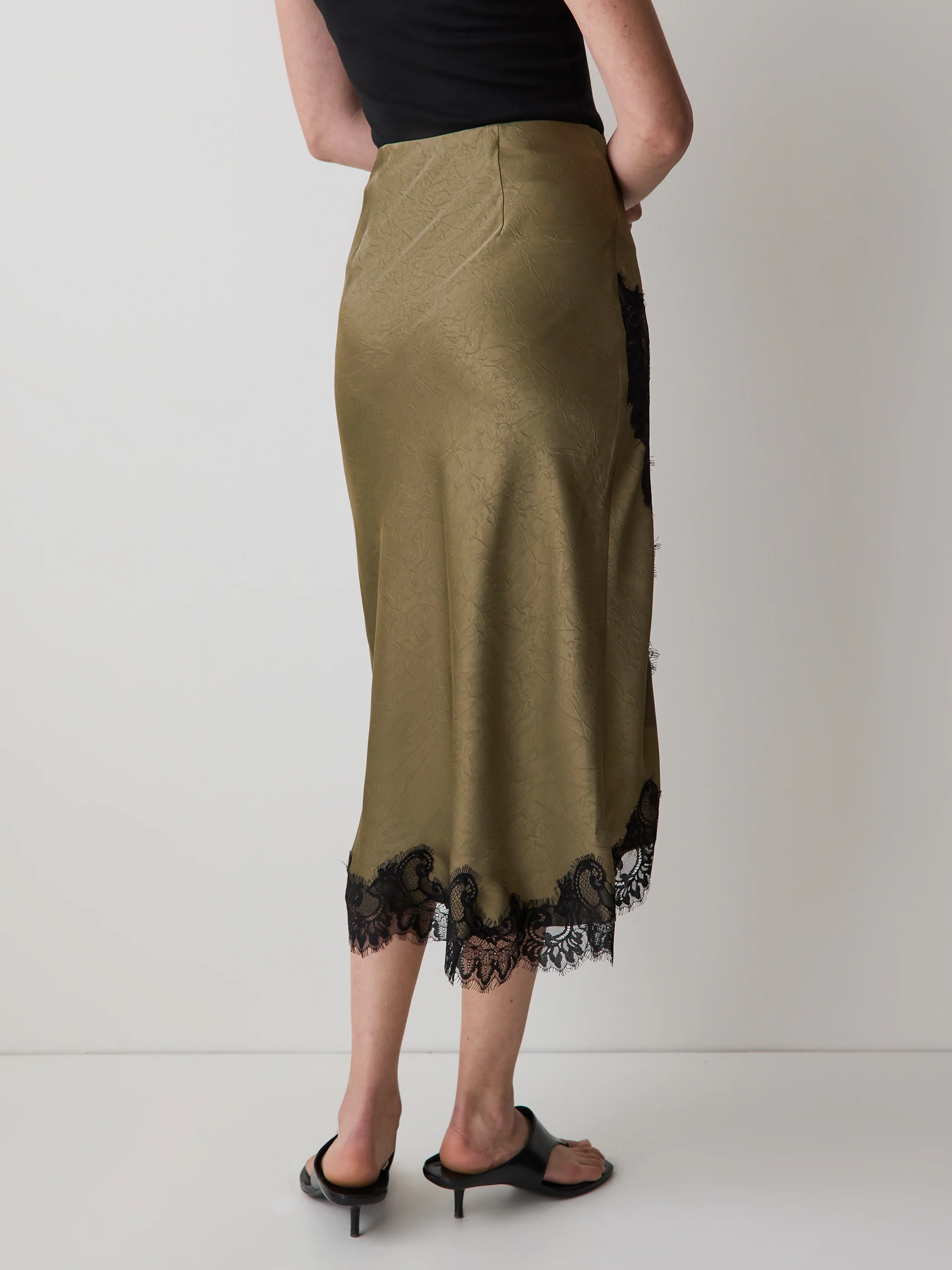 High-Rise Satin Midi Skirt with Lace Trim - Image 3