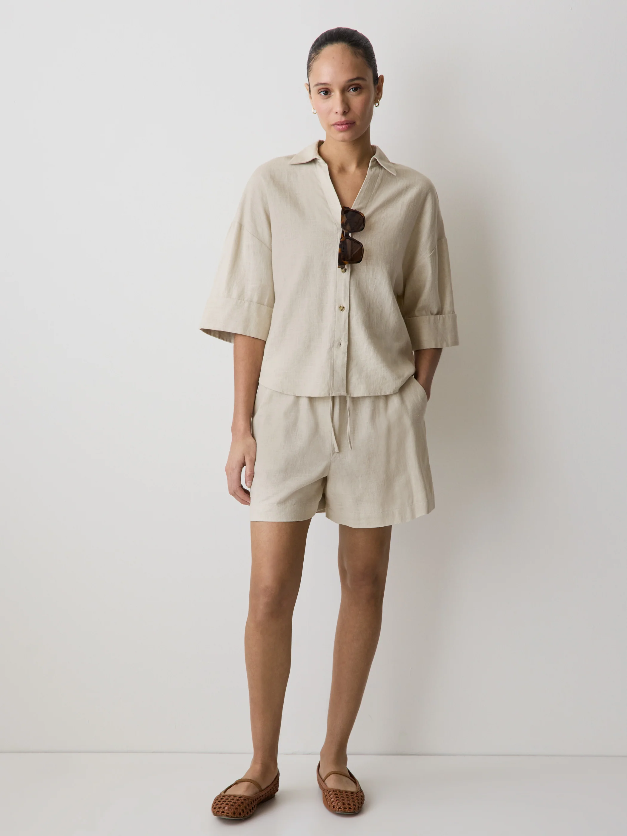 Linen-Blend Mid-Rise Pull-On Short - Image 26