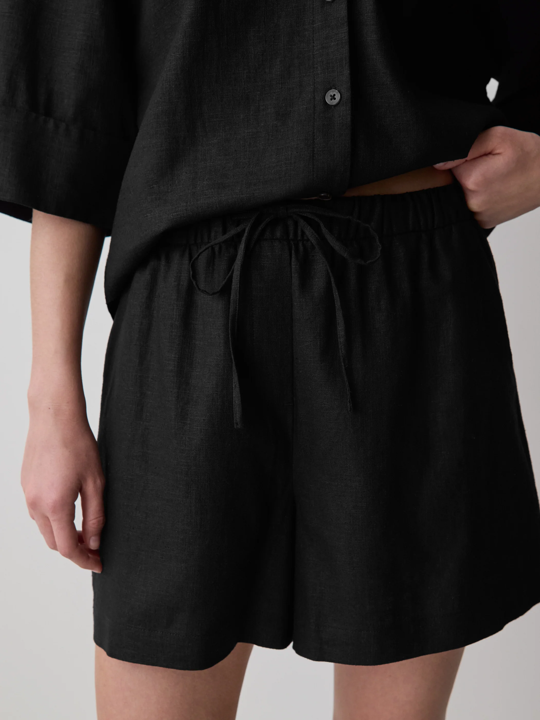 Linen-Blend Mid-Rise Pull-On Short - Image 4