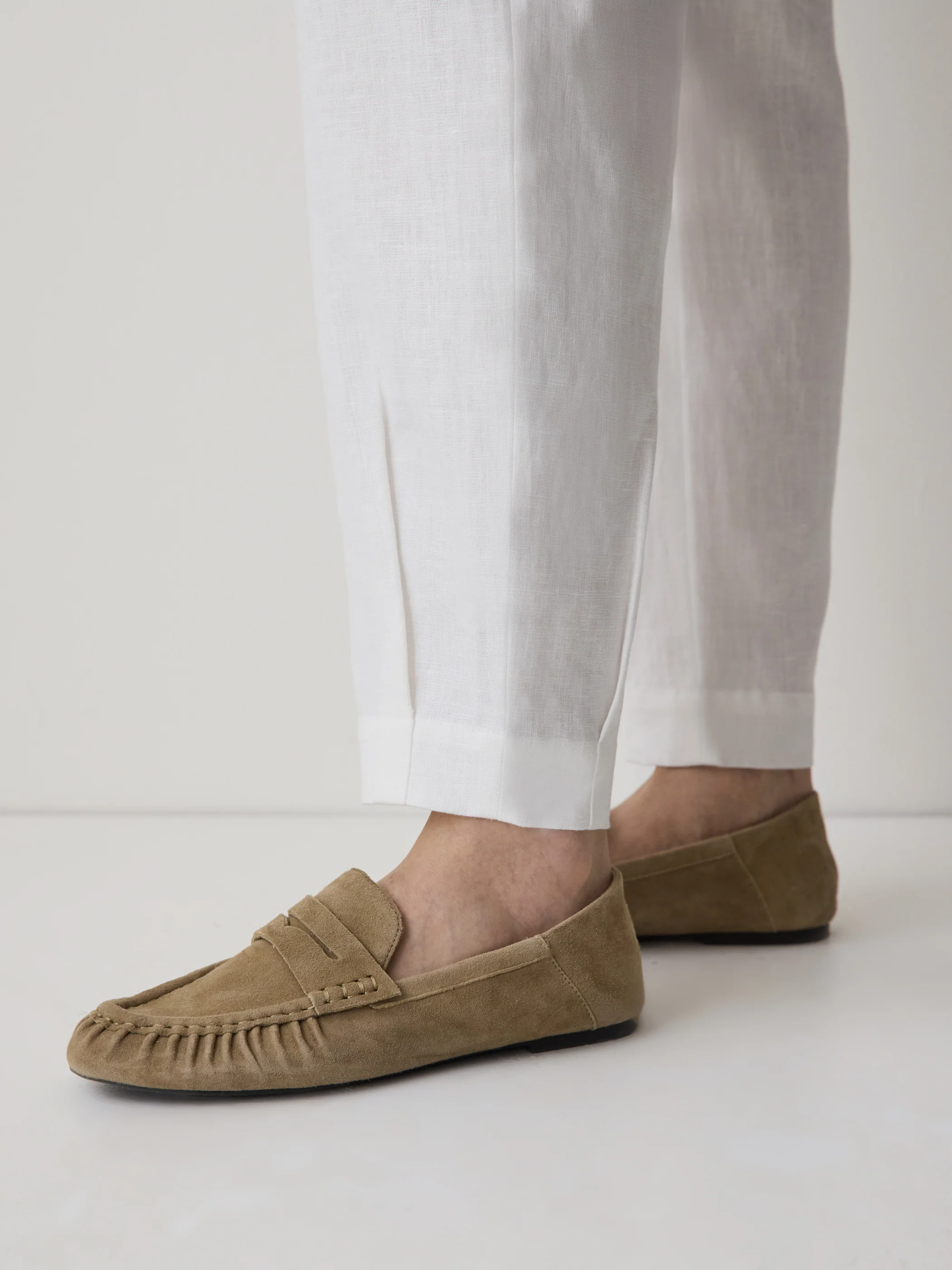 Linen Mid-Rise Tapered-Leg Jogger Pant - Image 4